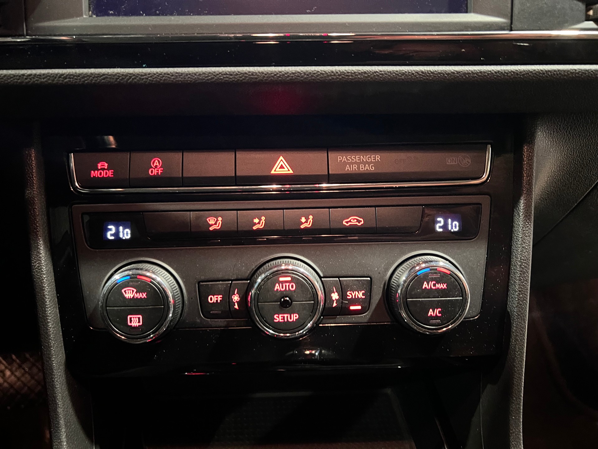 SEAT Leon 1.8 TSI FR Line DSG-image-17