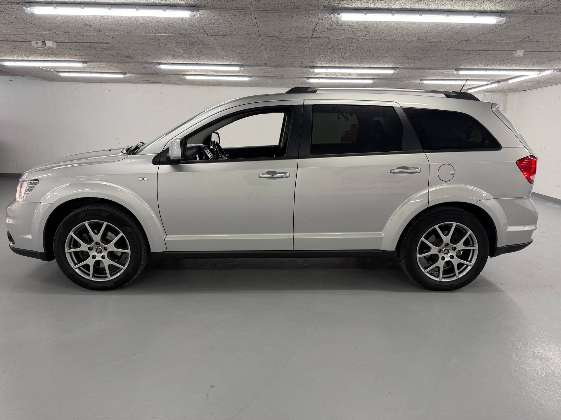 FIAT Freemont 2.0 MJ Park Avenue AWD Automat-image-3