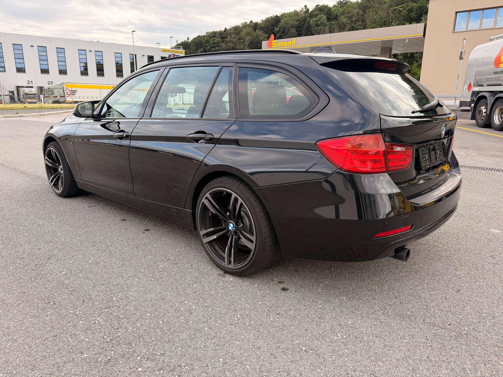 BMW 320i xDrive Touring Sport Line Steptronic-image-1