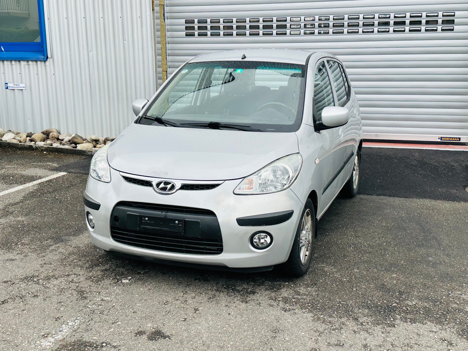 HYUNDAI i10 1.1 Style Automatic-image-2