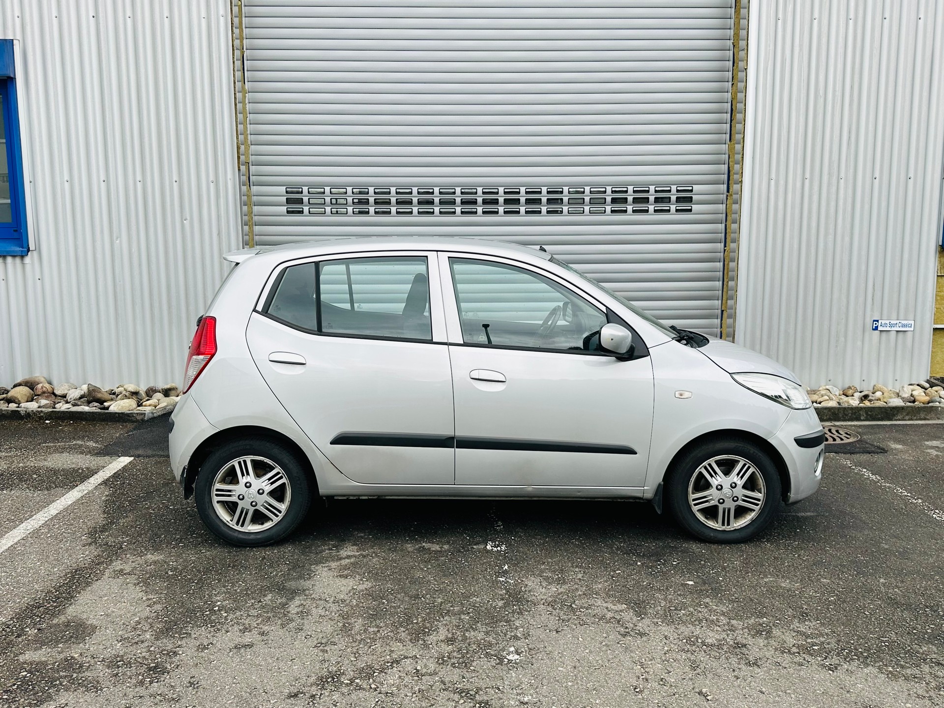 HYUNDAI i10 1.1 Style Automatic-image-1