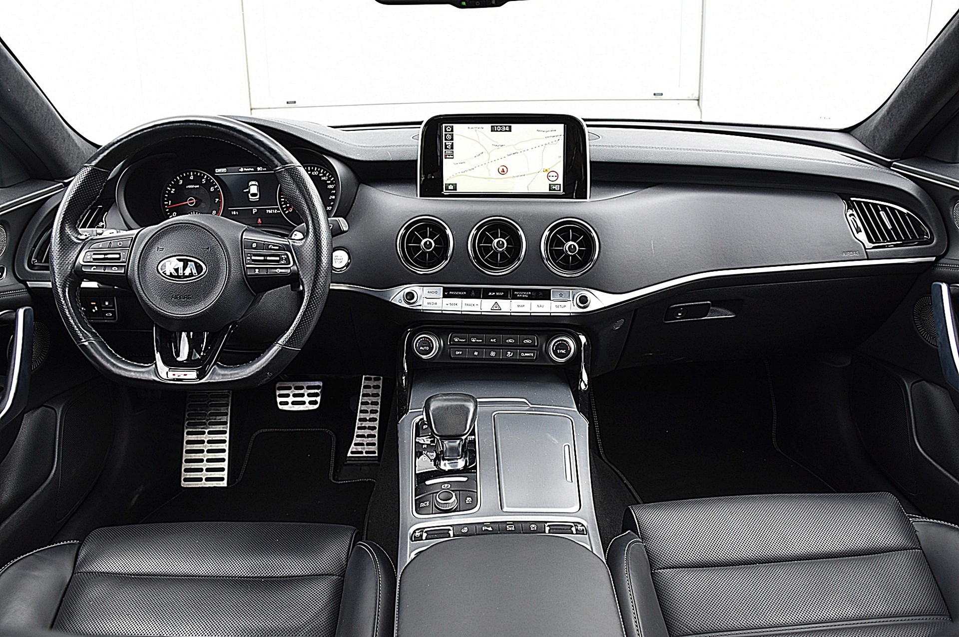 KIA Stinger 3.3 T-GDi GT Automat AWD-image-9