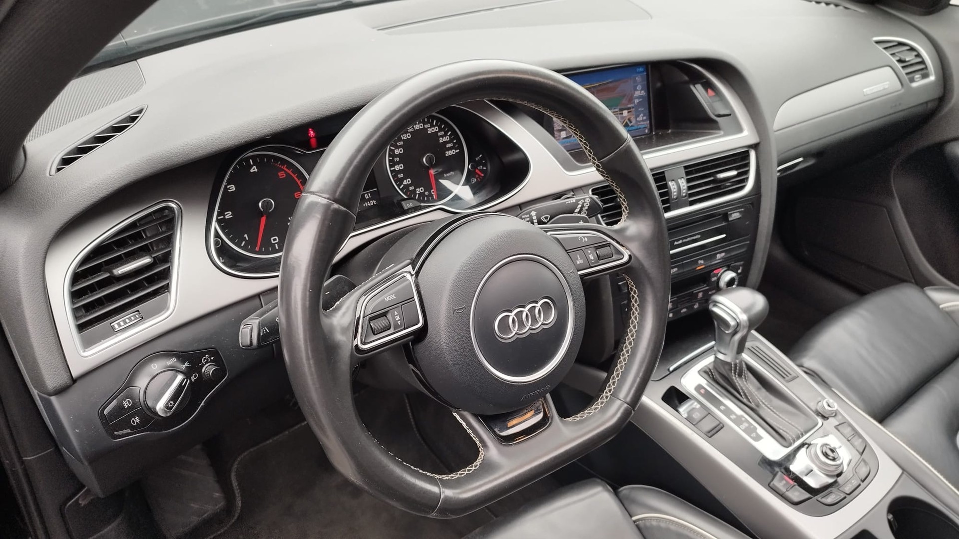 AUDI A4 Avant 3.0 TDI quattro-image-12