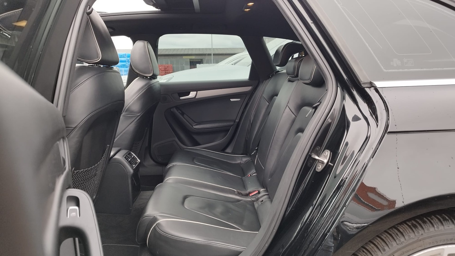 AUDI A4 Avant 3.0 TDI quattro-image-6
