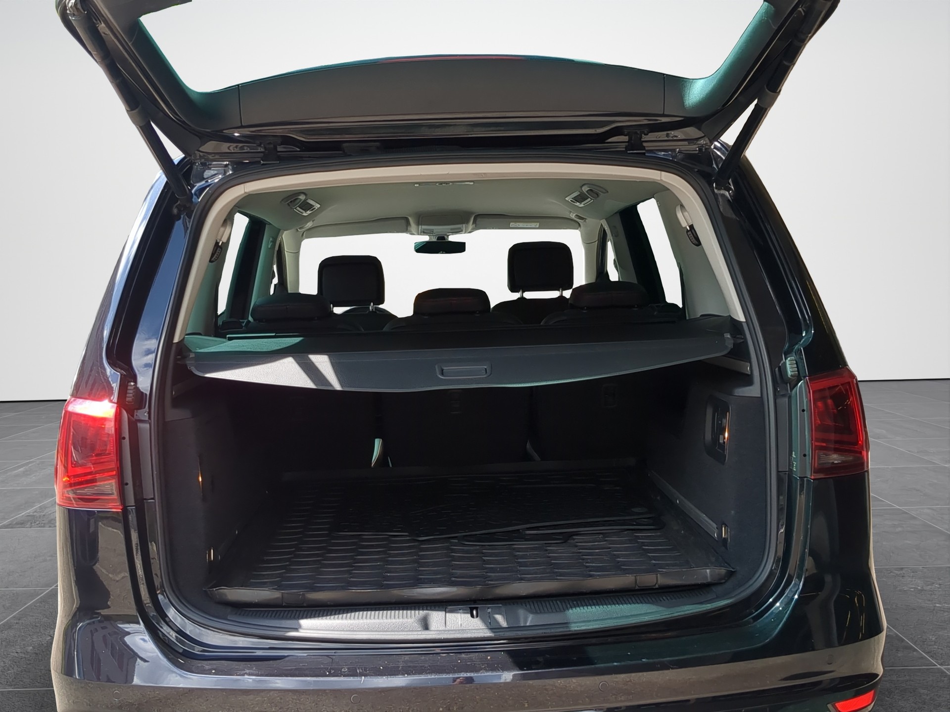 SEAT Alhambra 2.0 TDI FR Line-image-12