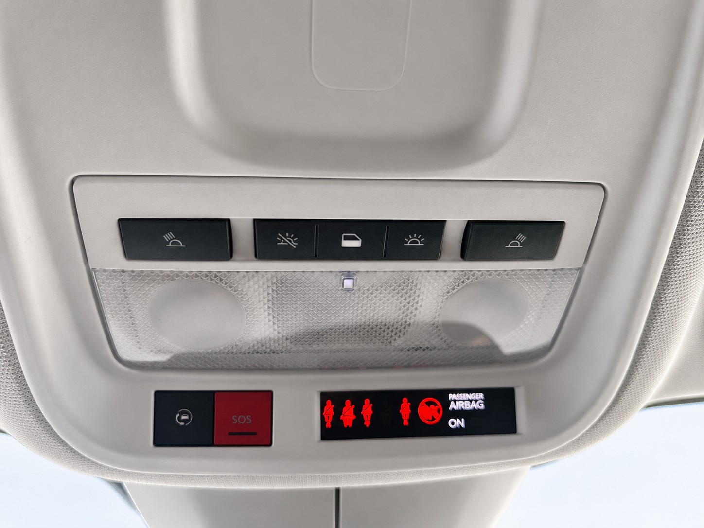 OPEL Grandland X 1.6 Hybrid4 Excellence Automatik-image-12