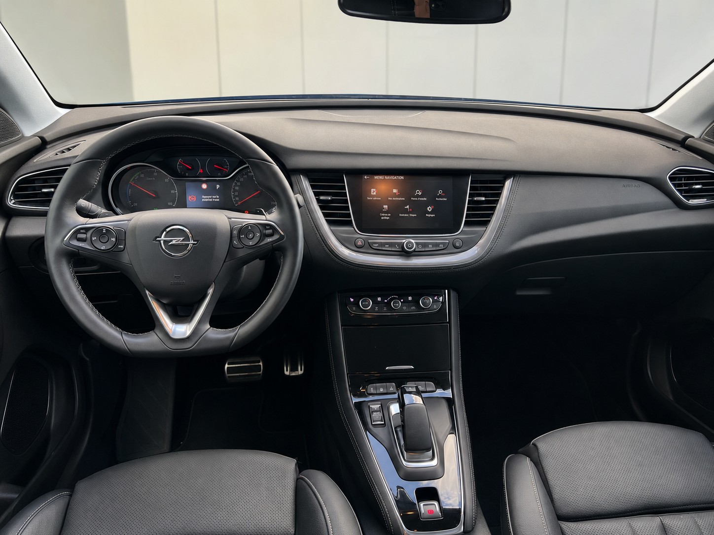 OPEL Grandland X 1.6 Hybrid4 Excellence Automatik-image-11