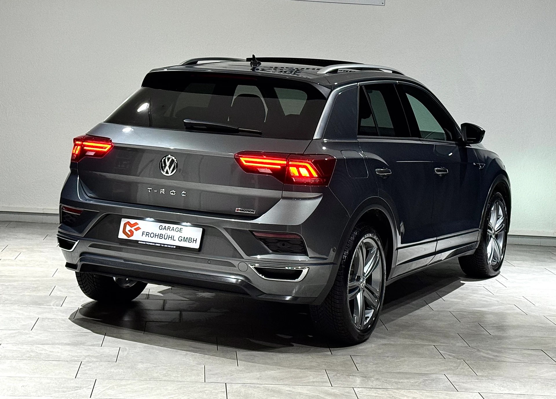 VW VW T-Roc 2.0 TSI R-Line Sport DSG 4Motion | 1.Hand | CH |-image-3