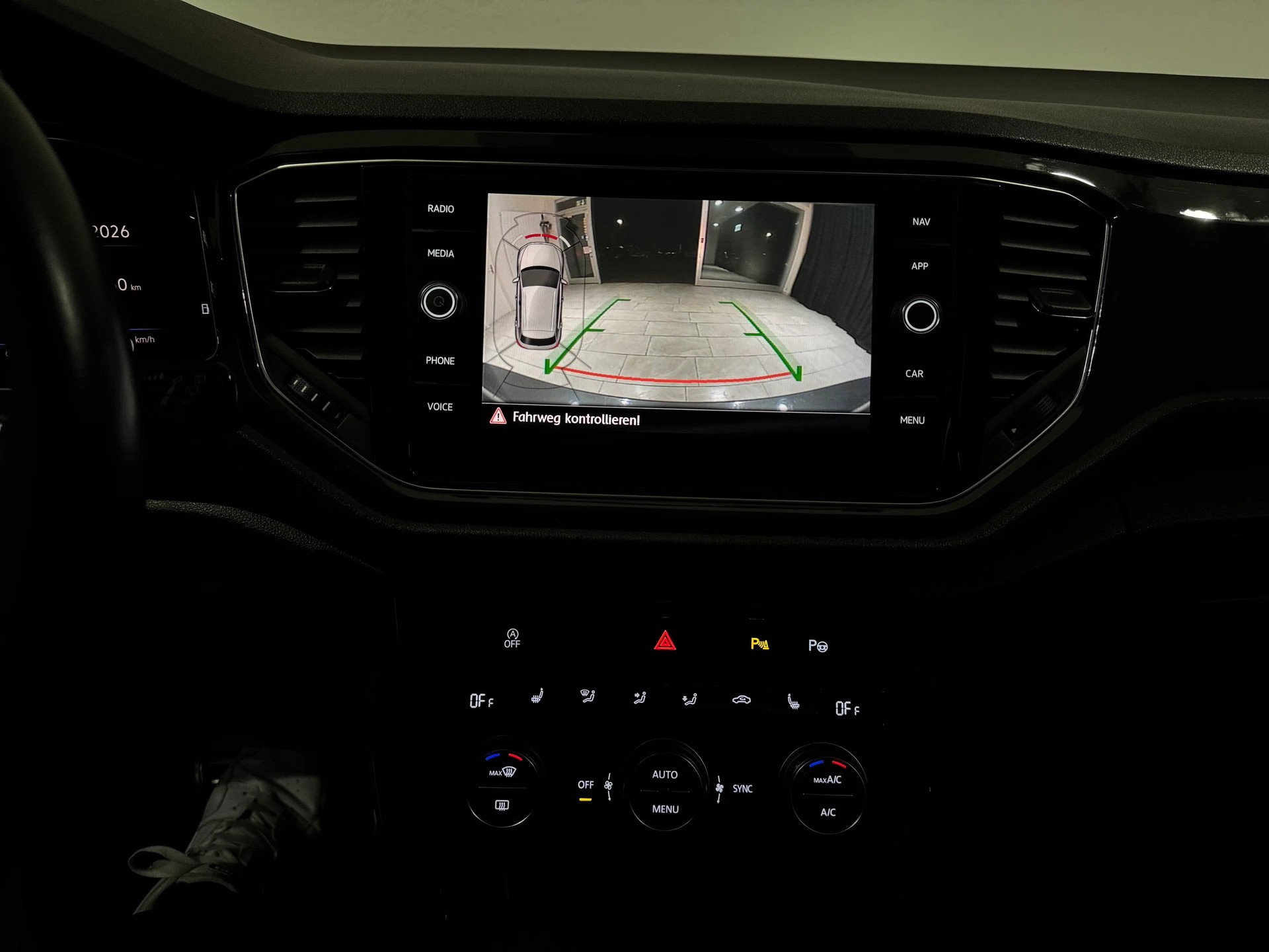 VW VW T-Roc 2.0 TSI R-Line Sport DSG 4Motion | 1.Hand | CH |-image-18