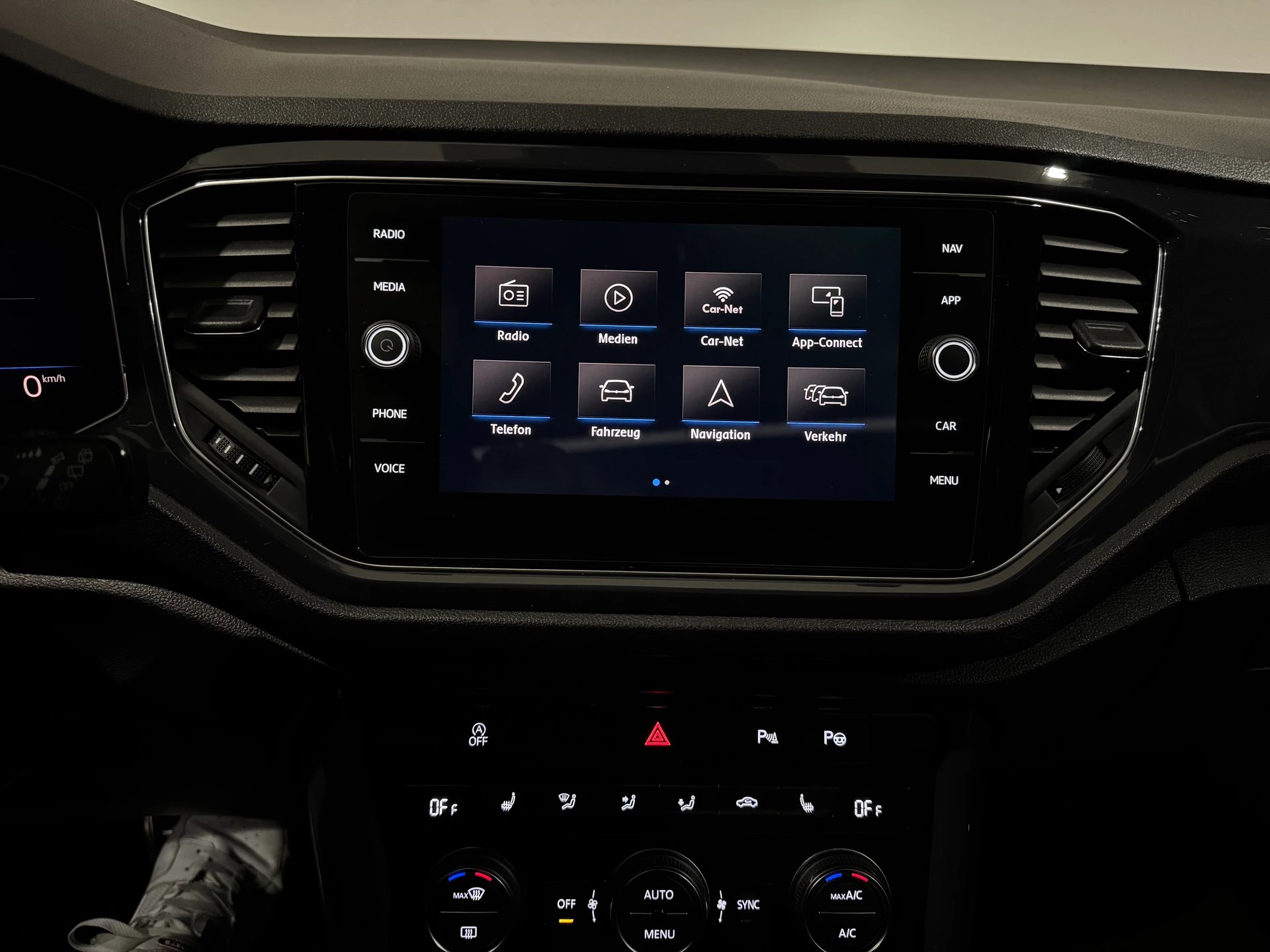 VW VW T-Roc 2.0 TSI R-Line Sport DSG 4Motion | 1.Hand | CH |-image-20