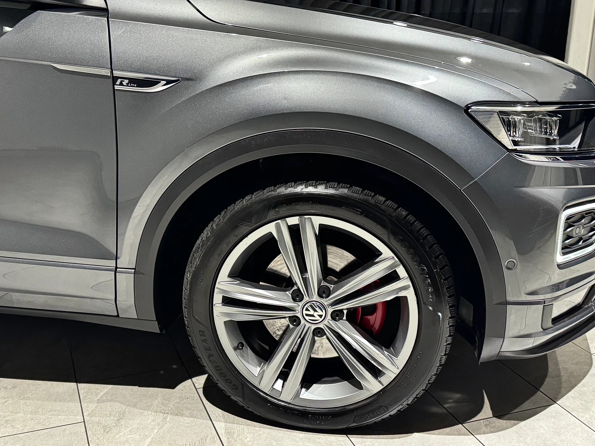 VW VW T-Roc 2.0 TSI R-Line Sport DSG 4Motion | 1.Hand | CH |-image-16