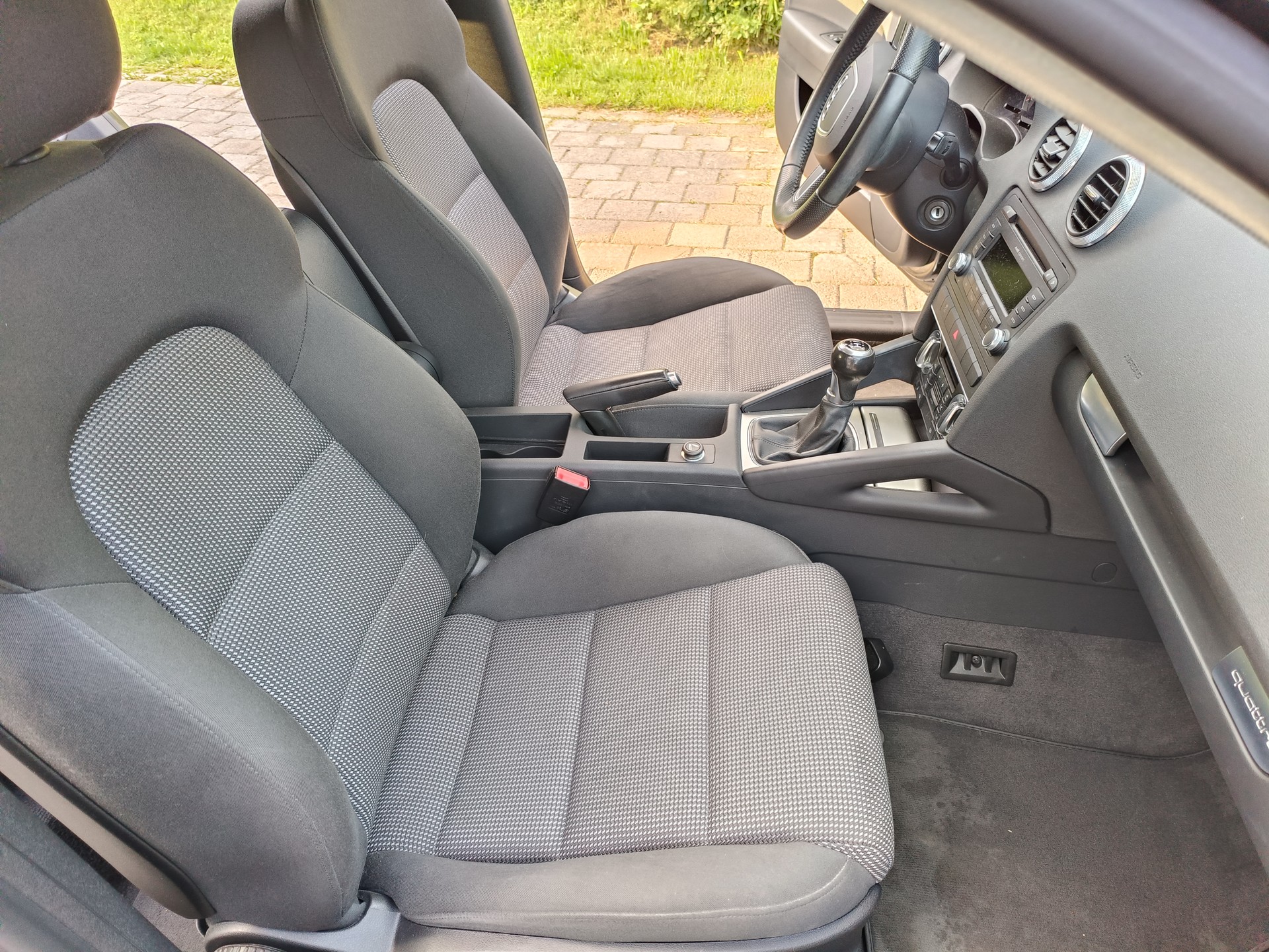 AUDI A3 1.8 16V TFSI Snow quattro-image-3