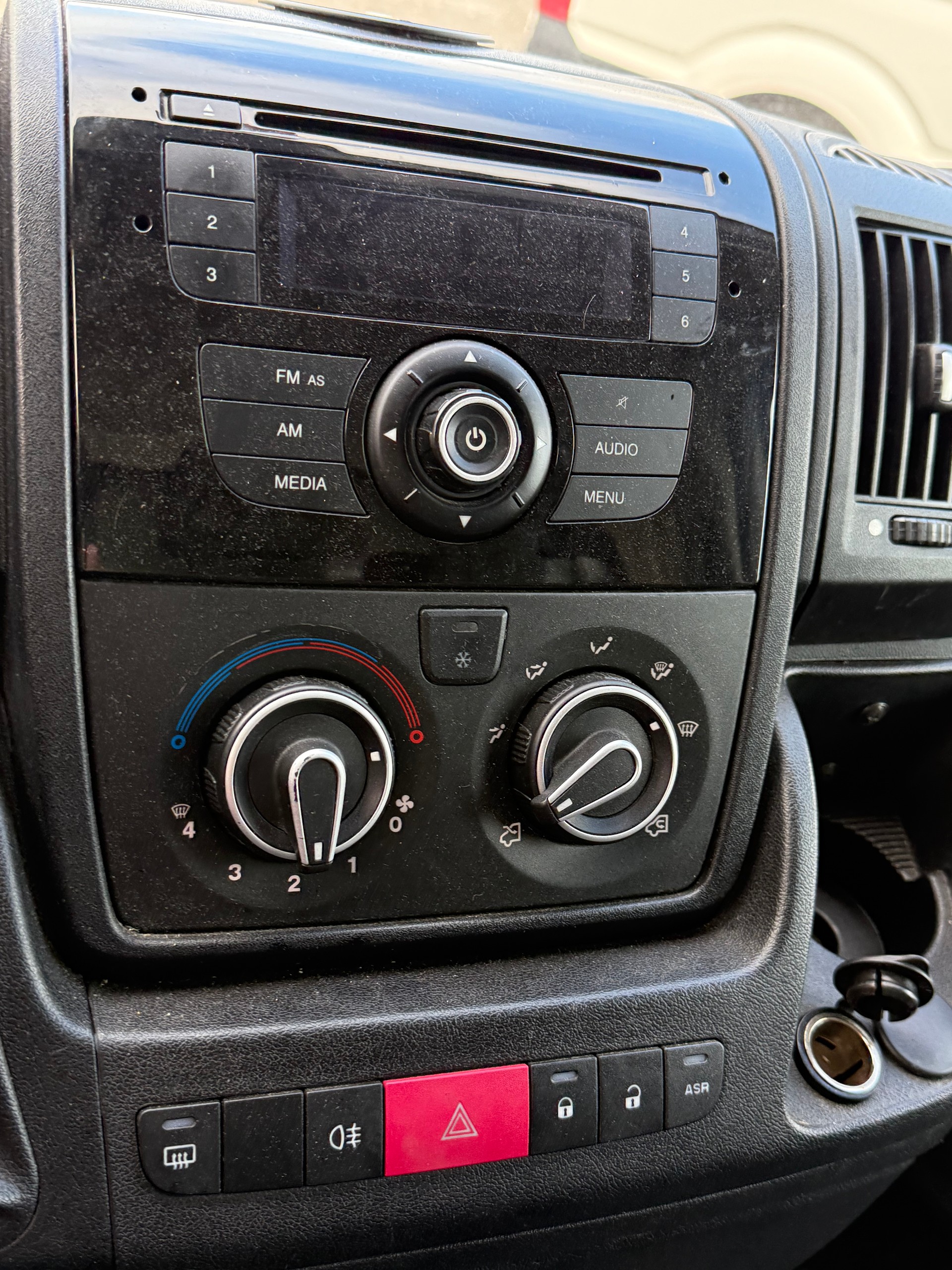 PEUGEOT Boxer 3.0 HDI 335 L4-image-6