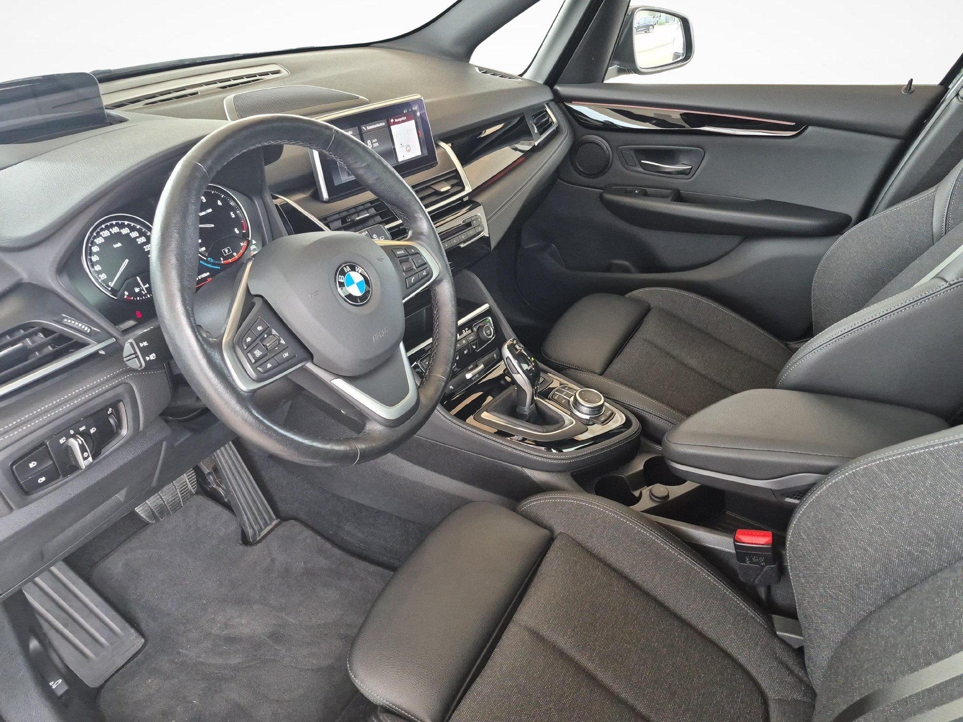 BMW 218d xDrive Active Tourer / Jetzt mit attraktivem 1.9% Leasing!-image-12