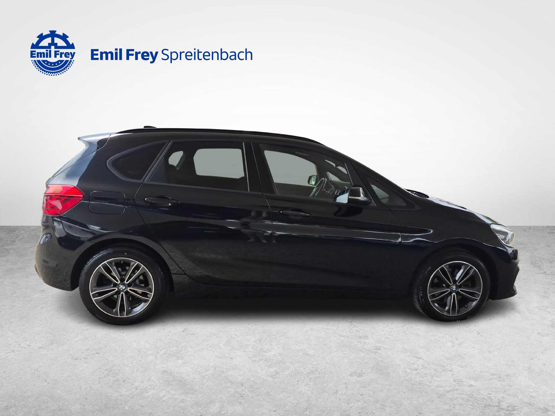 BMW 218d xDrive Active Tourer-image-5