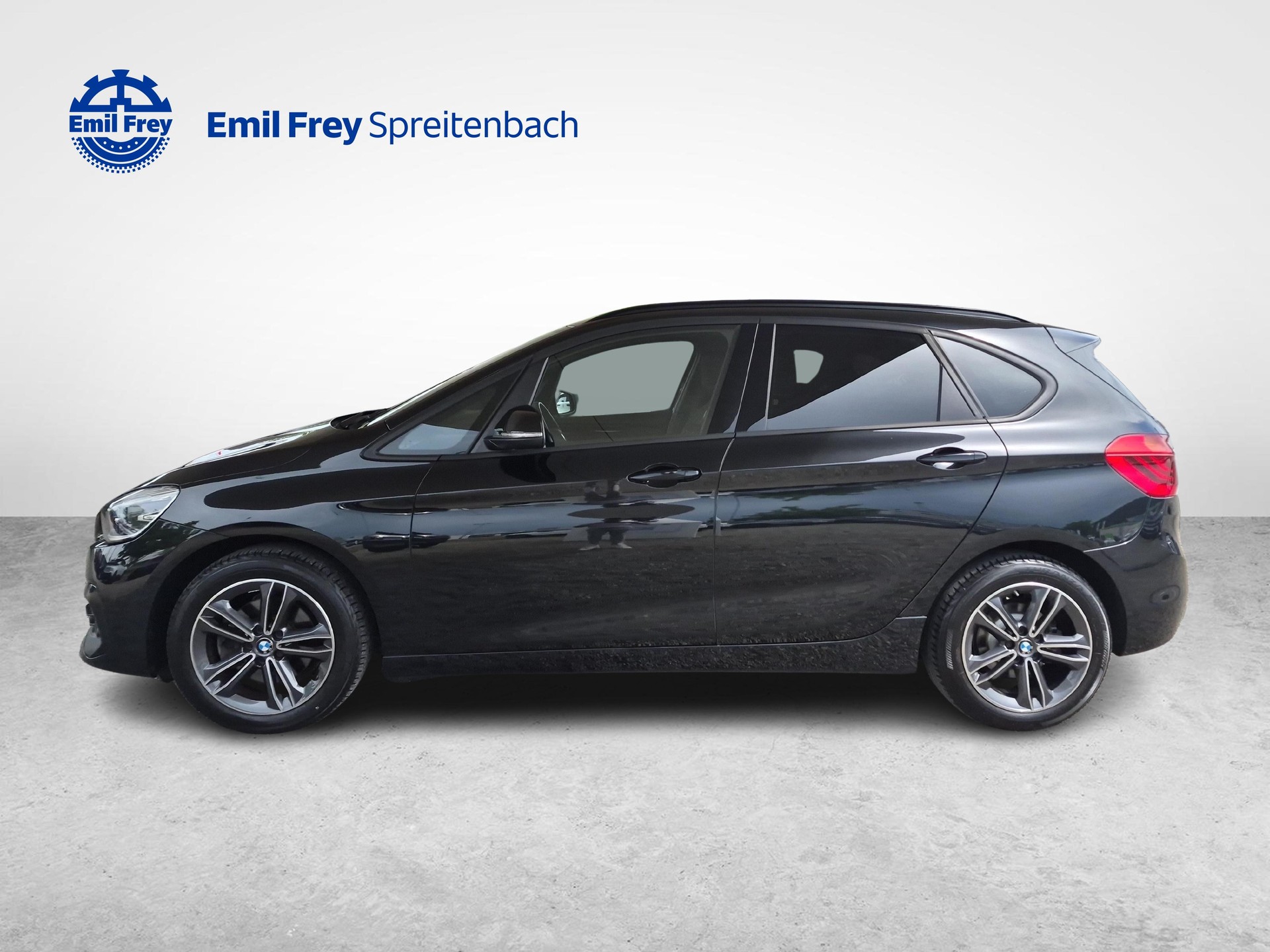 BMW 218d xDrive Active Tourer-image-1
