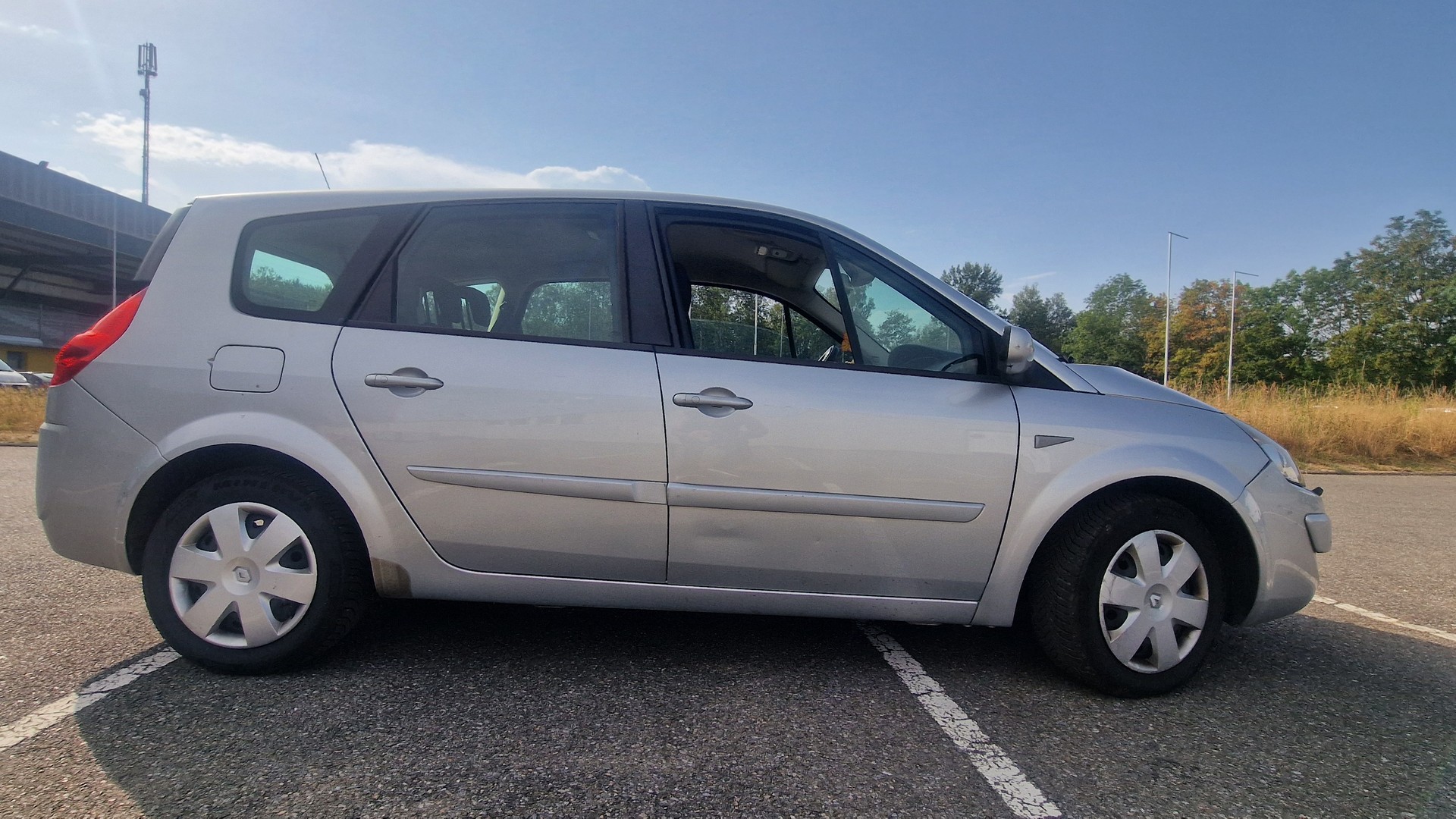 RENAULT Grand Scénic 2.0 16V Turbo Privilège-image-3