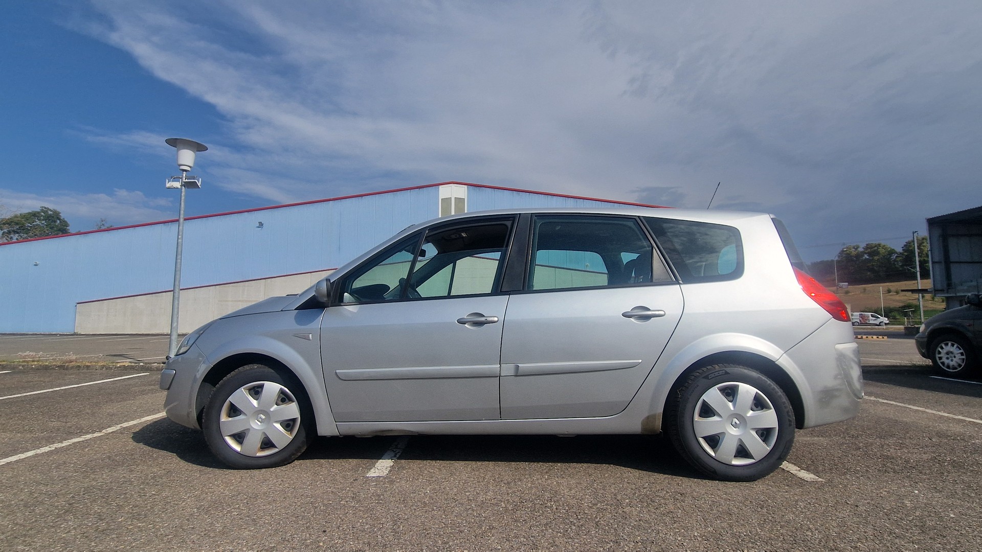 RENAULT Grand Scénic 2.0 16V Turbo Privilège-image-1