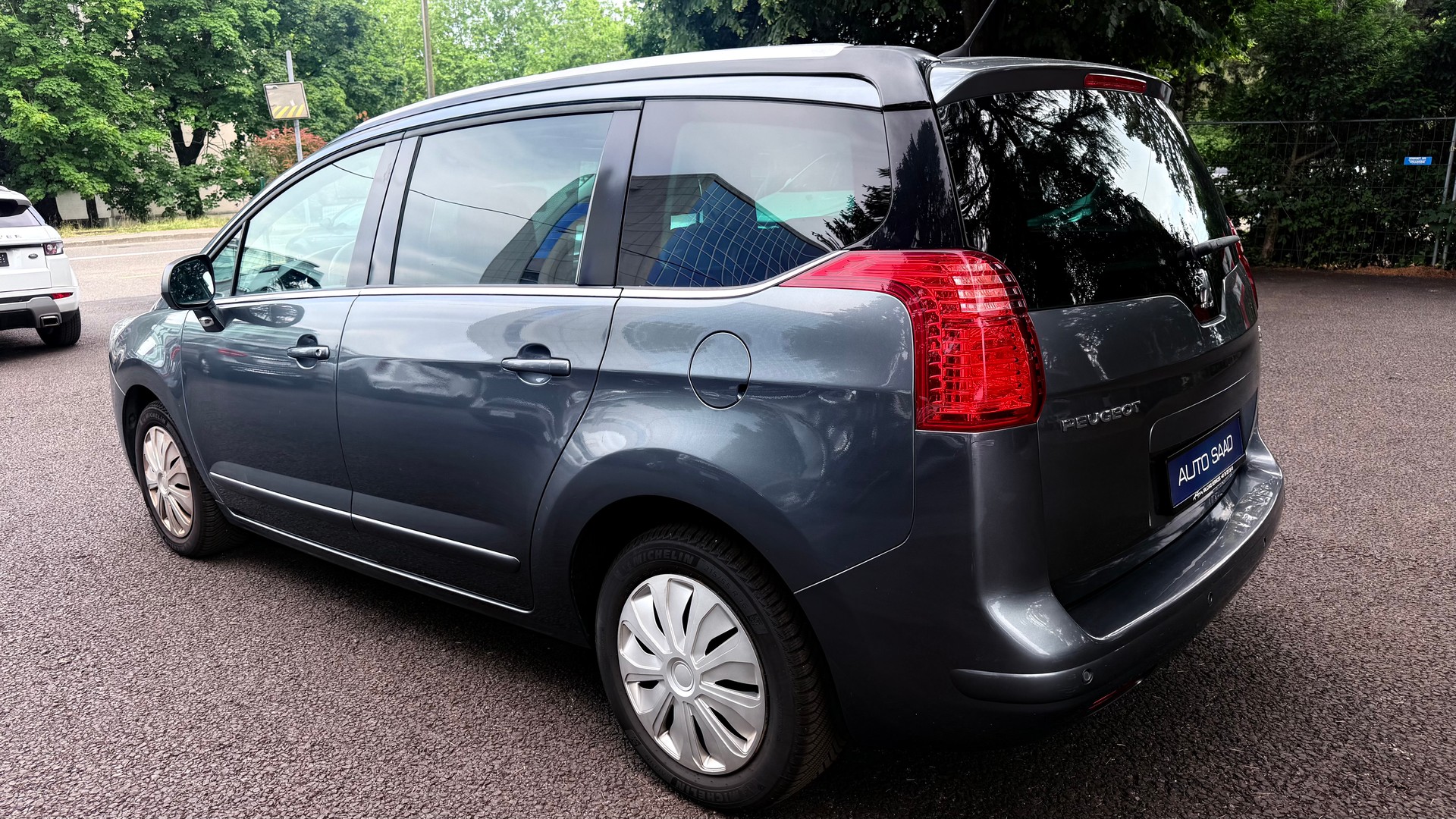 PEUGEOT 5008 1.6 16V T Family-image-4