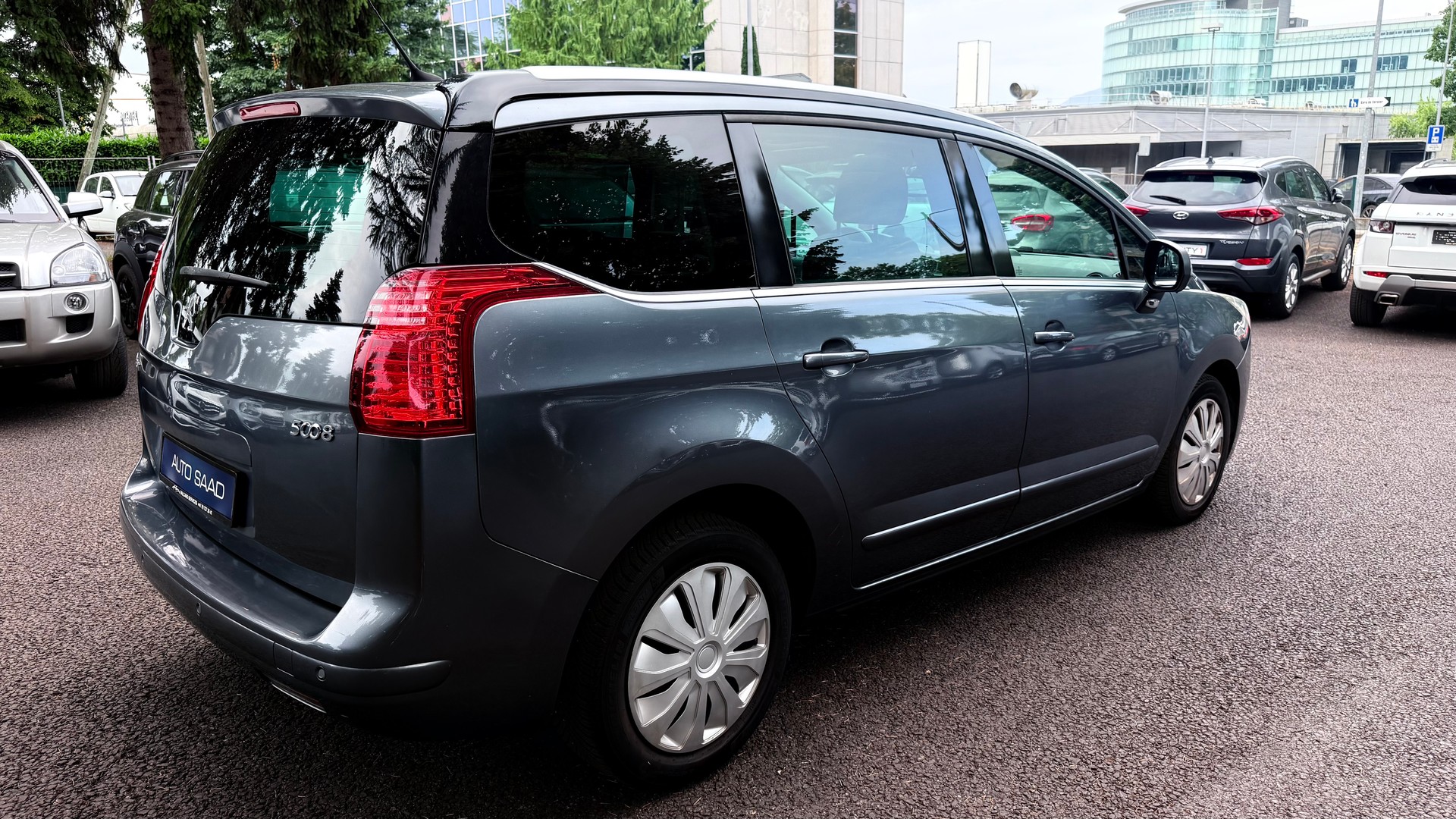 PEUGEOT 5008 1.6 16V T Family-image-3