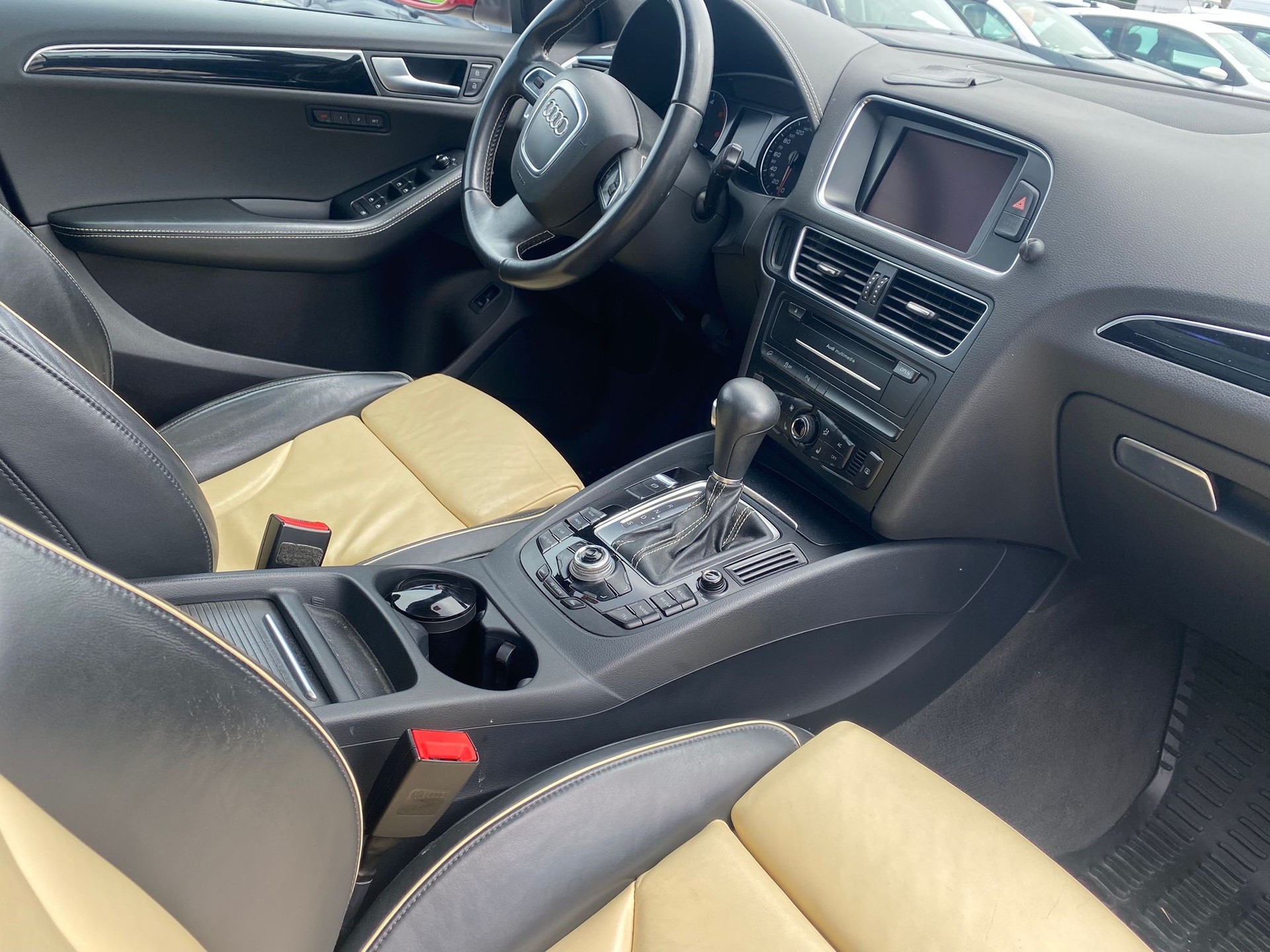 AUDI Q5 3.0 TDI quattro S-tronic-image-14
