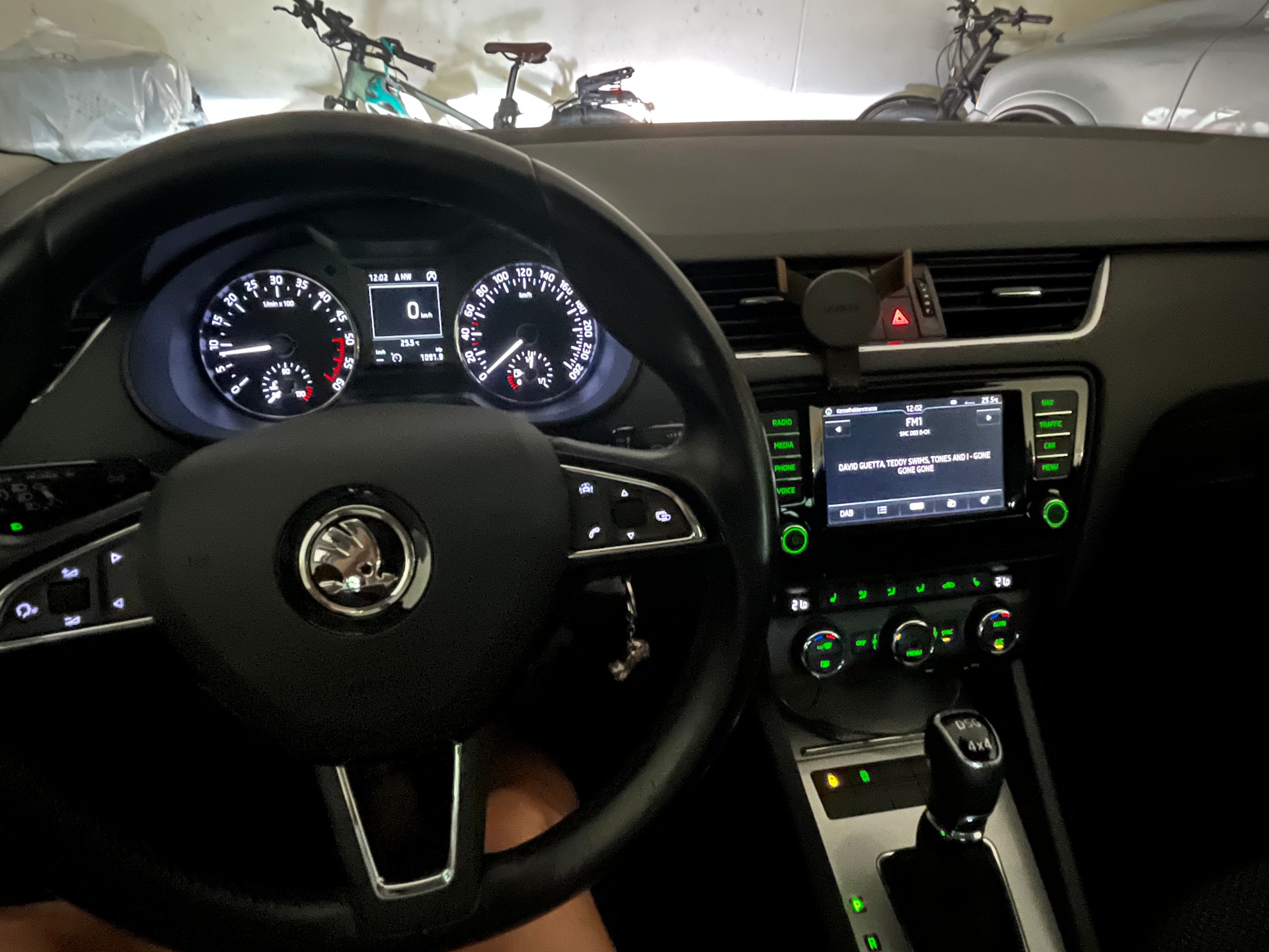 SKODA 2.0 TDI 184 Ambition 4x4 DSG-image-5
