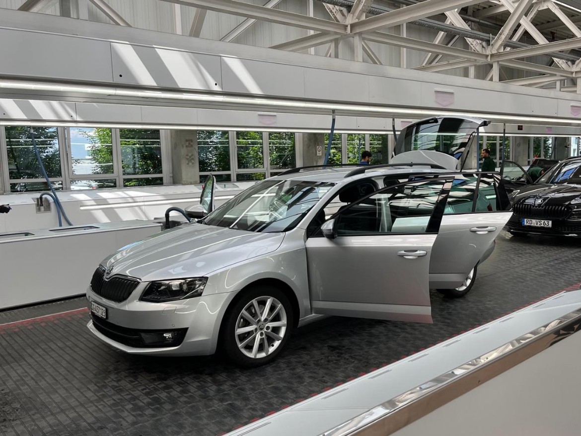 SKODA 2.0 TDI 184 Ambition 4x4 DSG-image-0