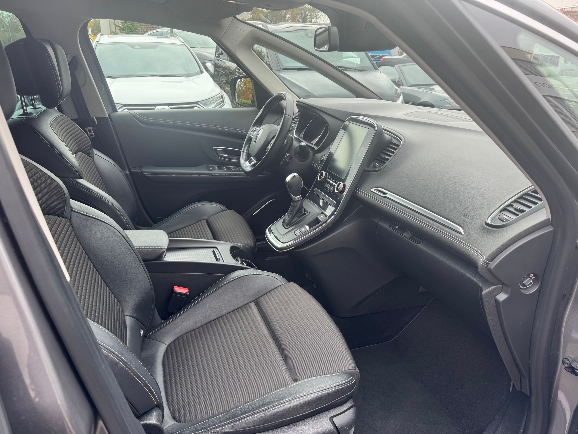RENAULT Scénic 1.6 dCi Bose EDC-image-7