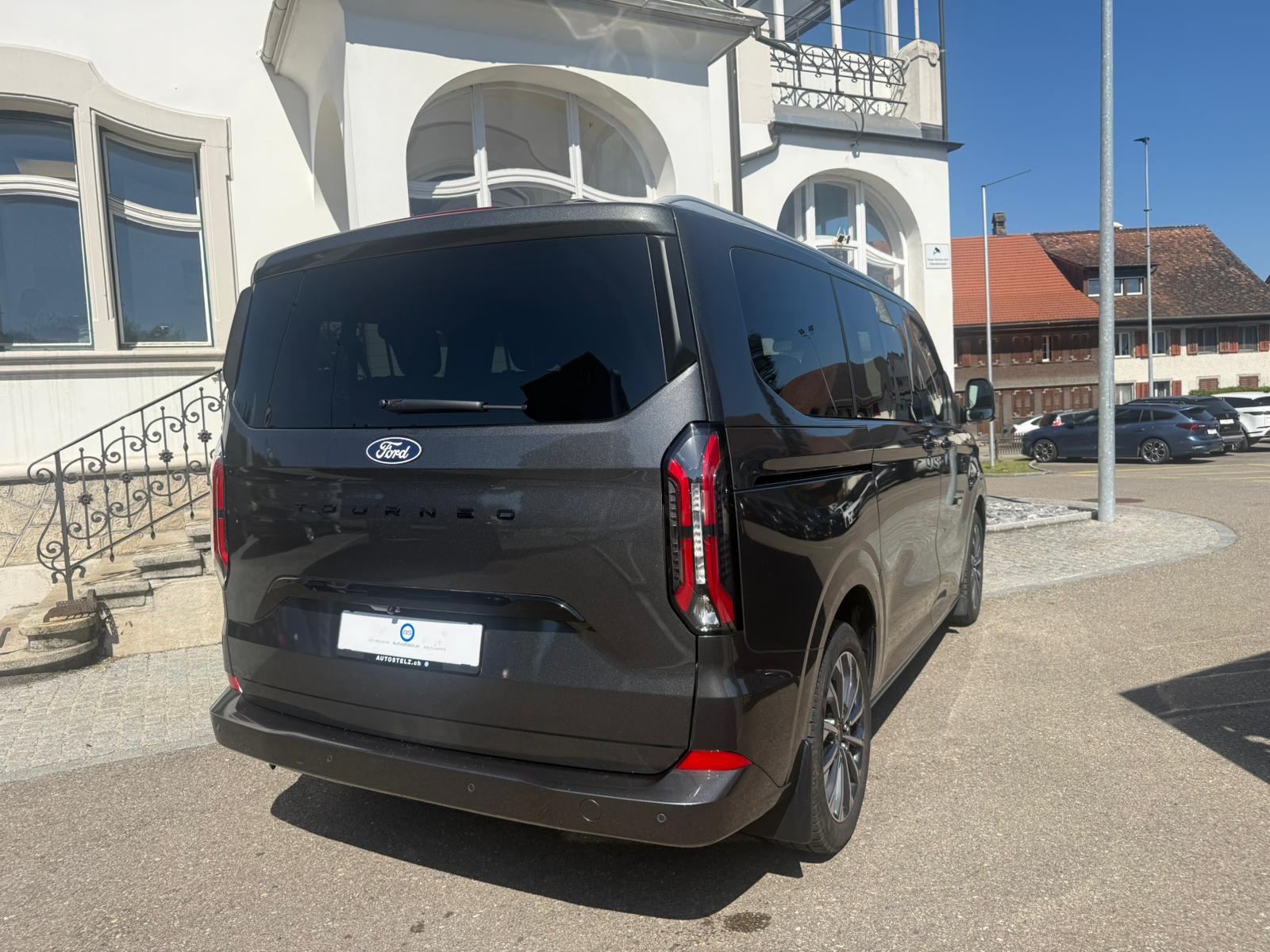 FORD Tourneo Bus 320 L1H1 TitaniumX Automat-image-8