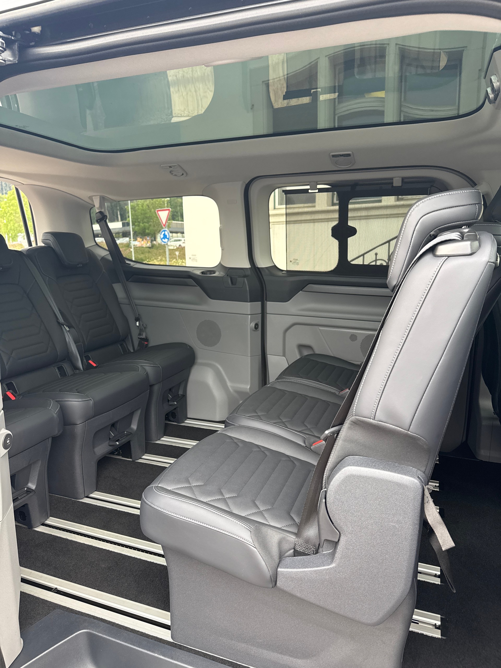 FORD Tourneo Bus 320 L1H1 TitaniumX Automat-image-5