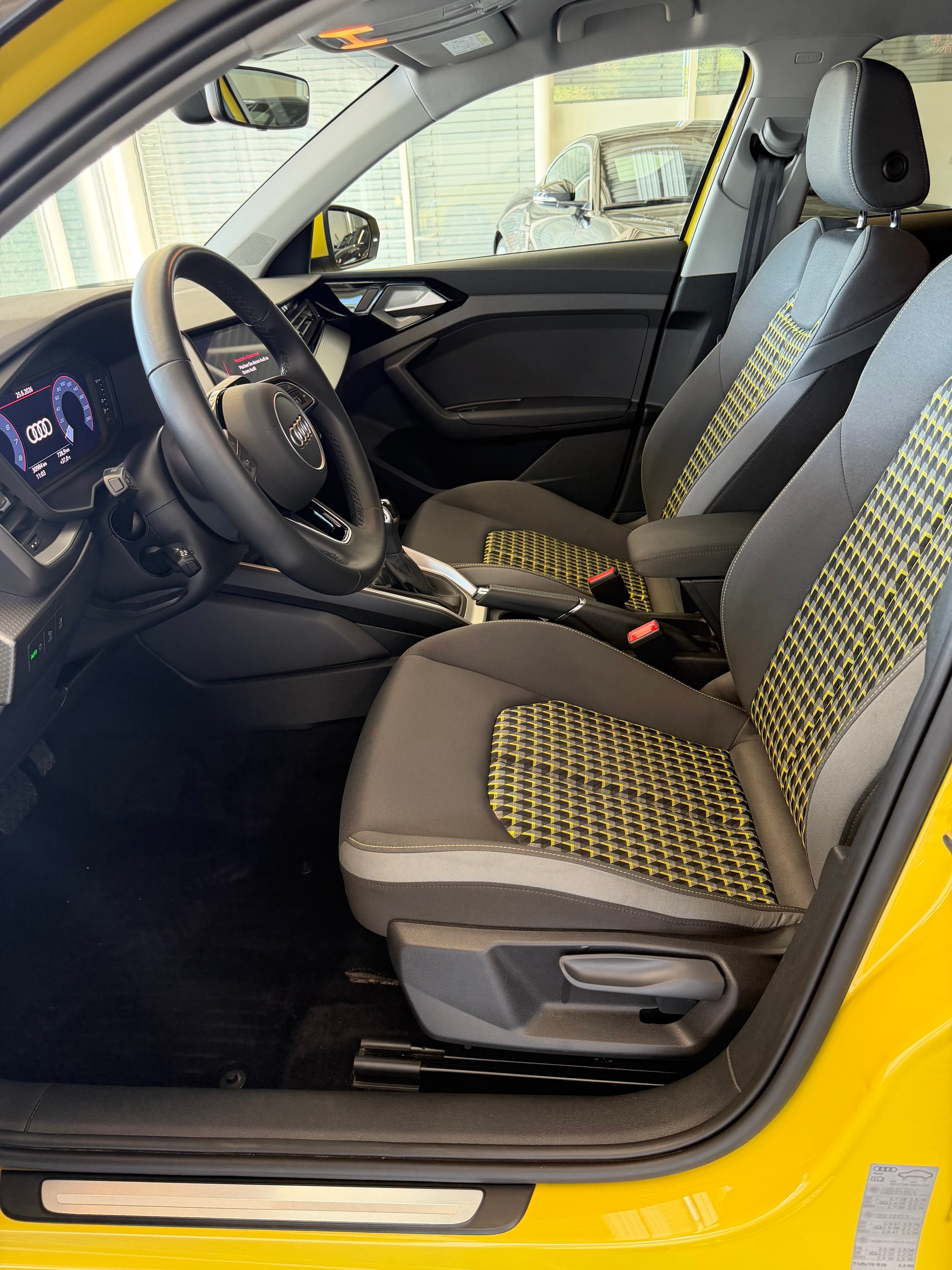 AUDI A1 Sportback 35 TFSI advanced | CH Fahrzeug | Technikpaket LED | MMI Navi Plus | Kamera | Virtual Cockpit |-image-11