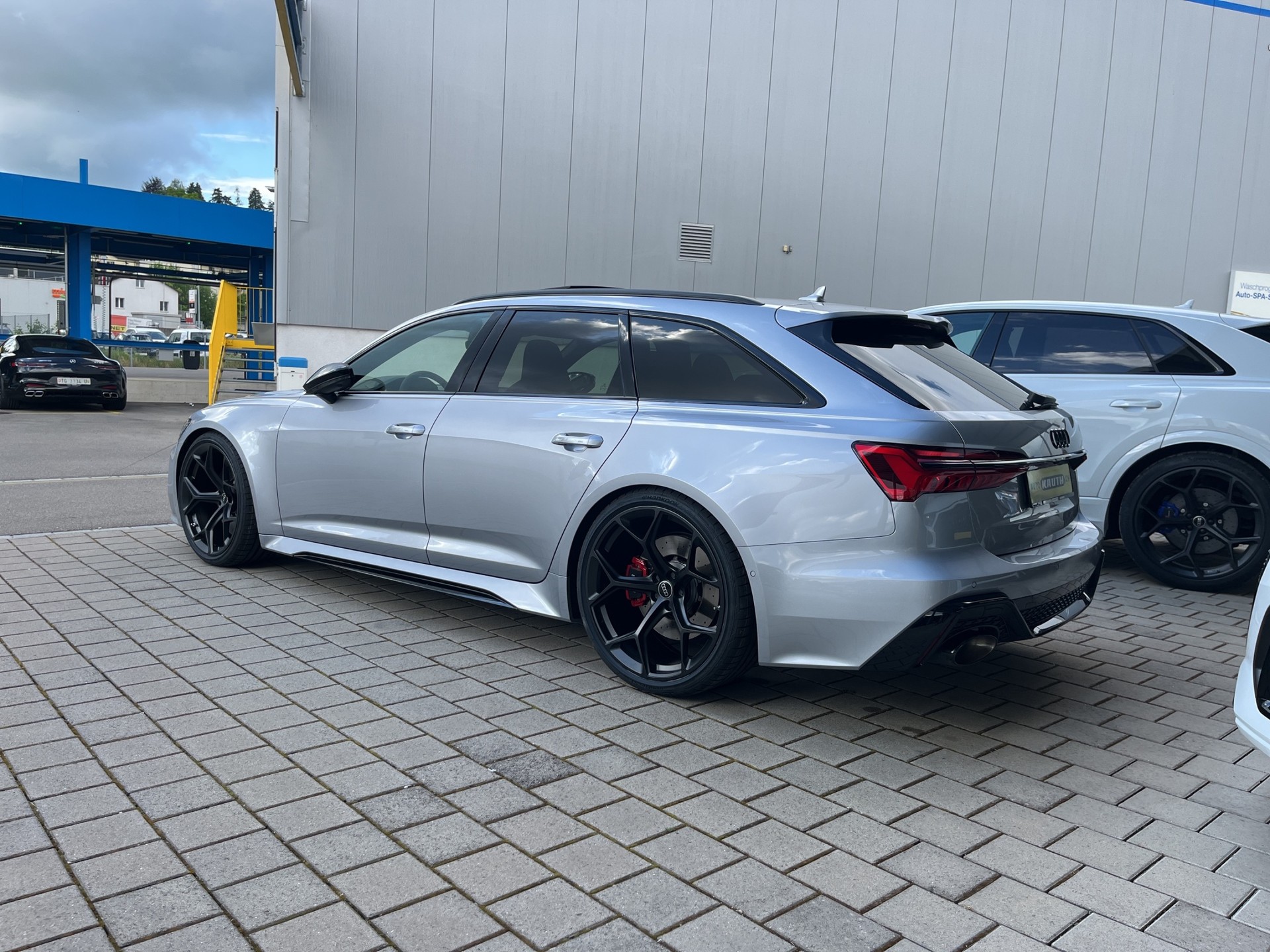 AUDI RS6 Avant 4.0 TFSI V8 Performance quattro*Panodach, B&O Adv (3D) Sound, AHK, KW Fahrwerk, (5-Jahre Garantie)-image-31