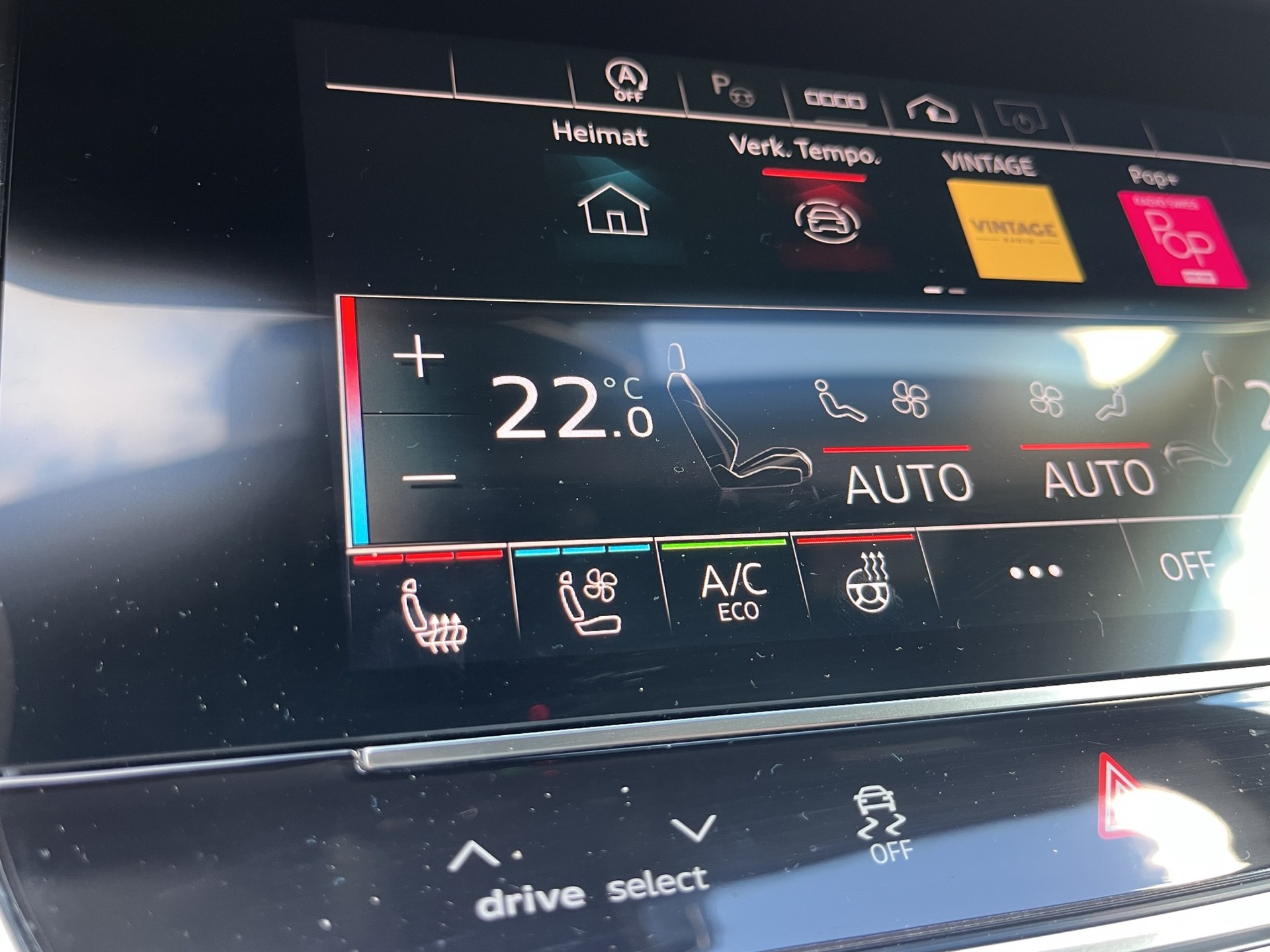 AUDI RS6 Avant 4.0 TFSI V8 Performance quattro*Panodach, B&O Adv (3D) Sound, AHK, KW Fahrwerk, (5-Jahre Garantie)-image-22