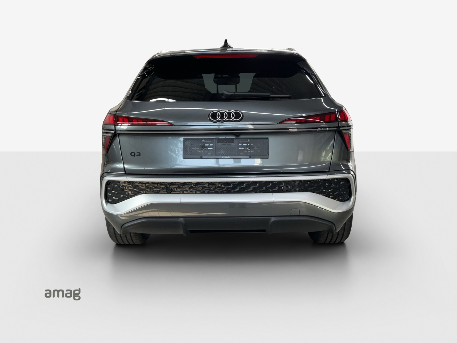 AUDI Q3 SUV 110 kW TFSI S tronic-image-3