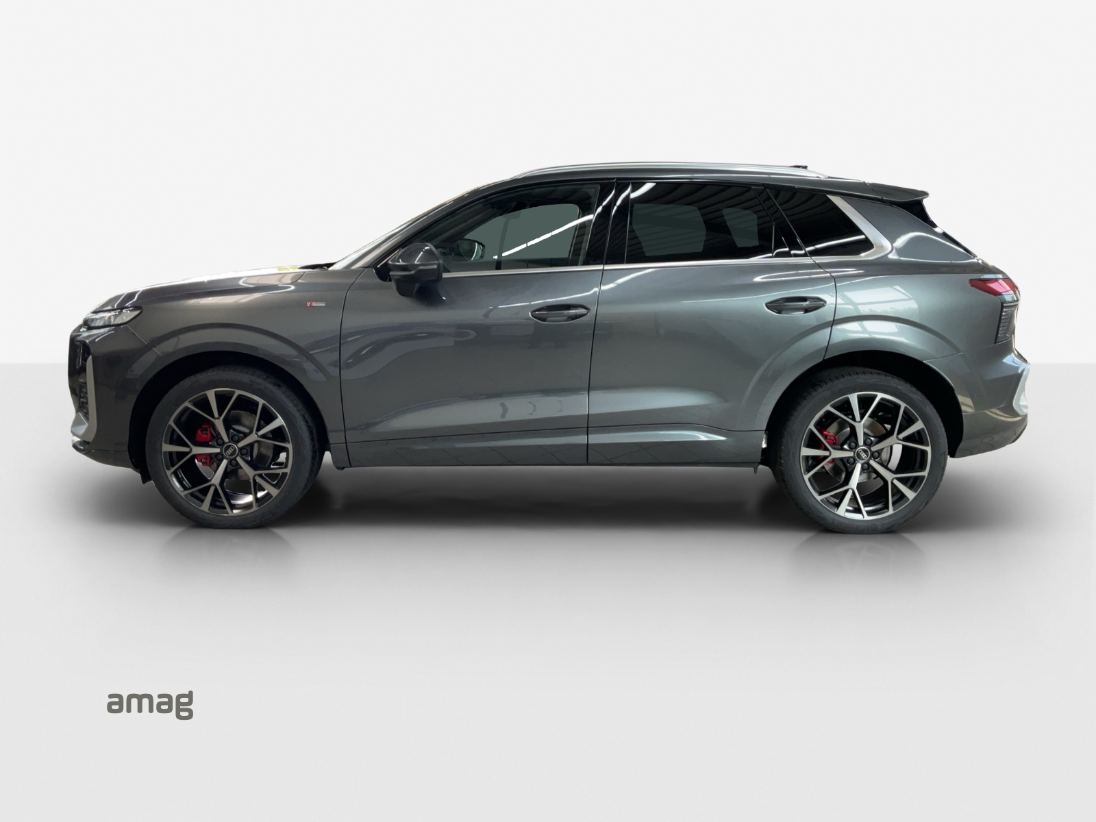 AUDI Q3 SUV 110 kW TFSI S tronic-image-1
