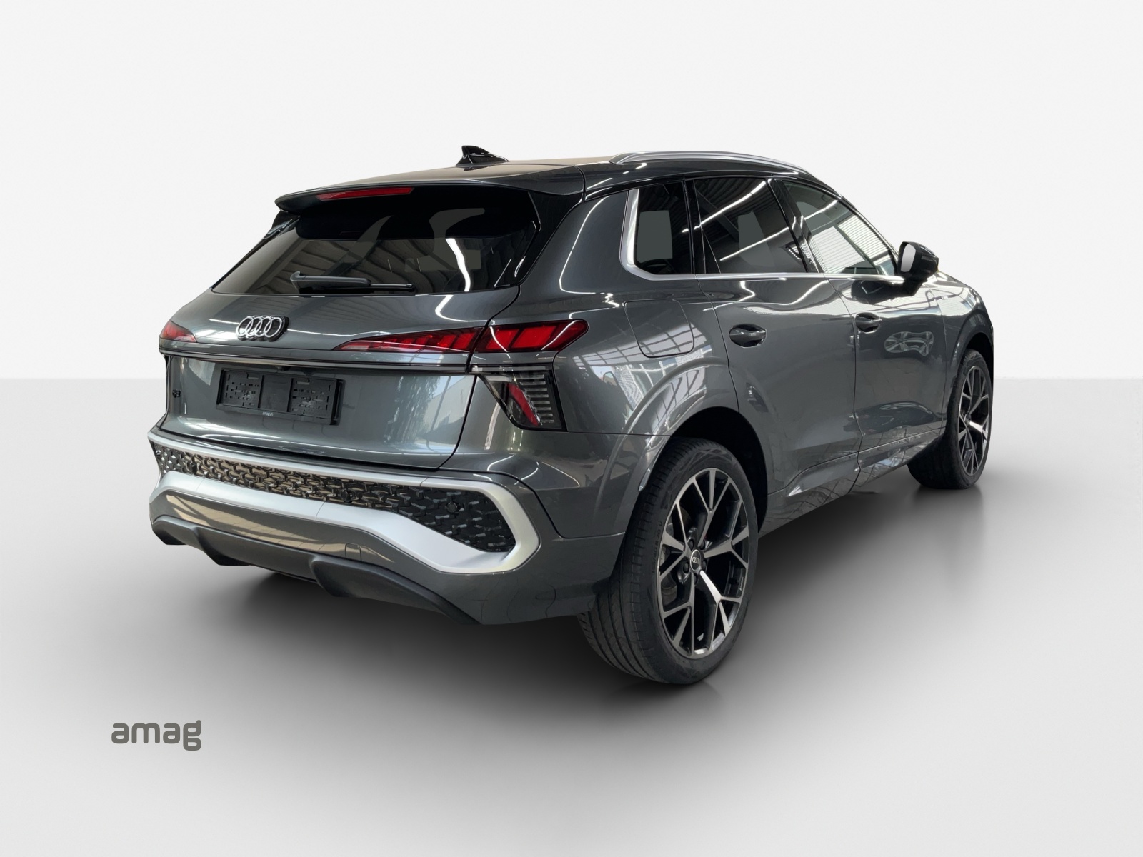 AUDI Q3 SUV 110 kW TFSI S tronic-image-4