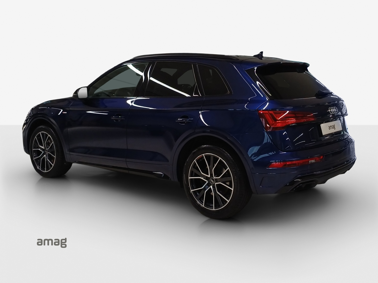 AUDI Q5 40 TDI Black Edition quattro S-tronic-image-2
