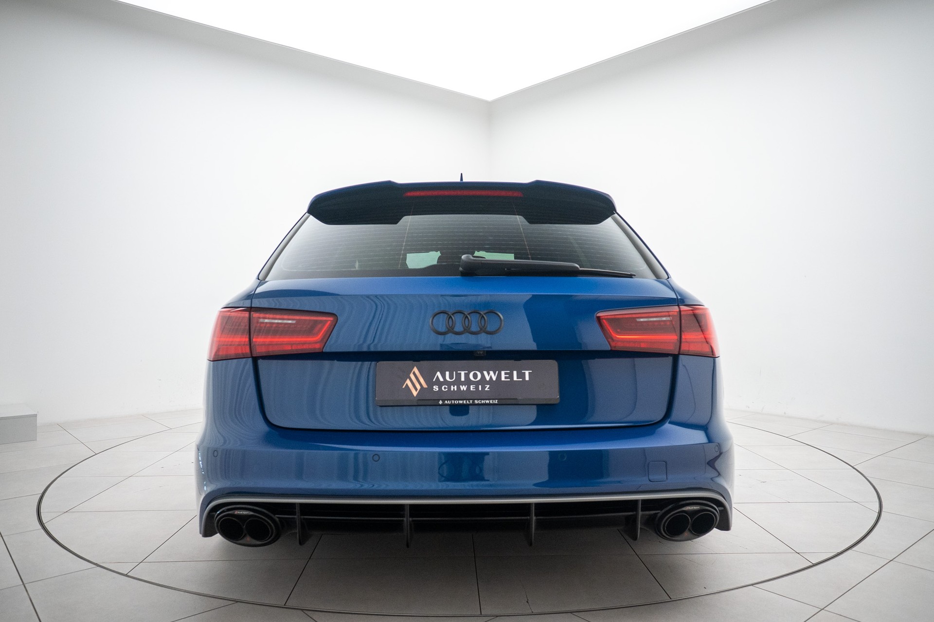 AUDI RS6 Avant 4.0 TFSI V8 performance quattro / Akrapovic-image-3