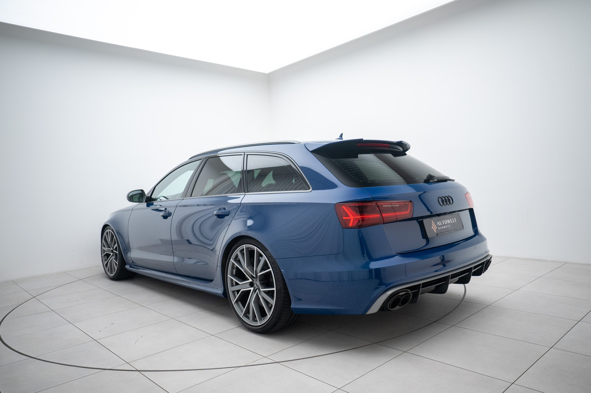 AUDI RS6 Avant 4.0 TFSI V8 performance quattro / Akrapovic-image-2