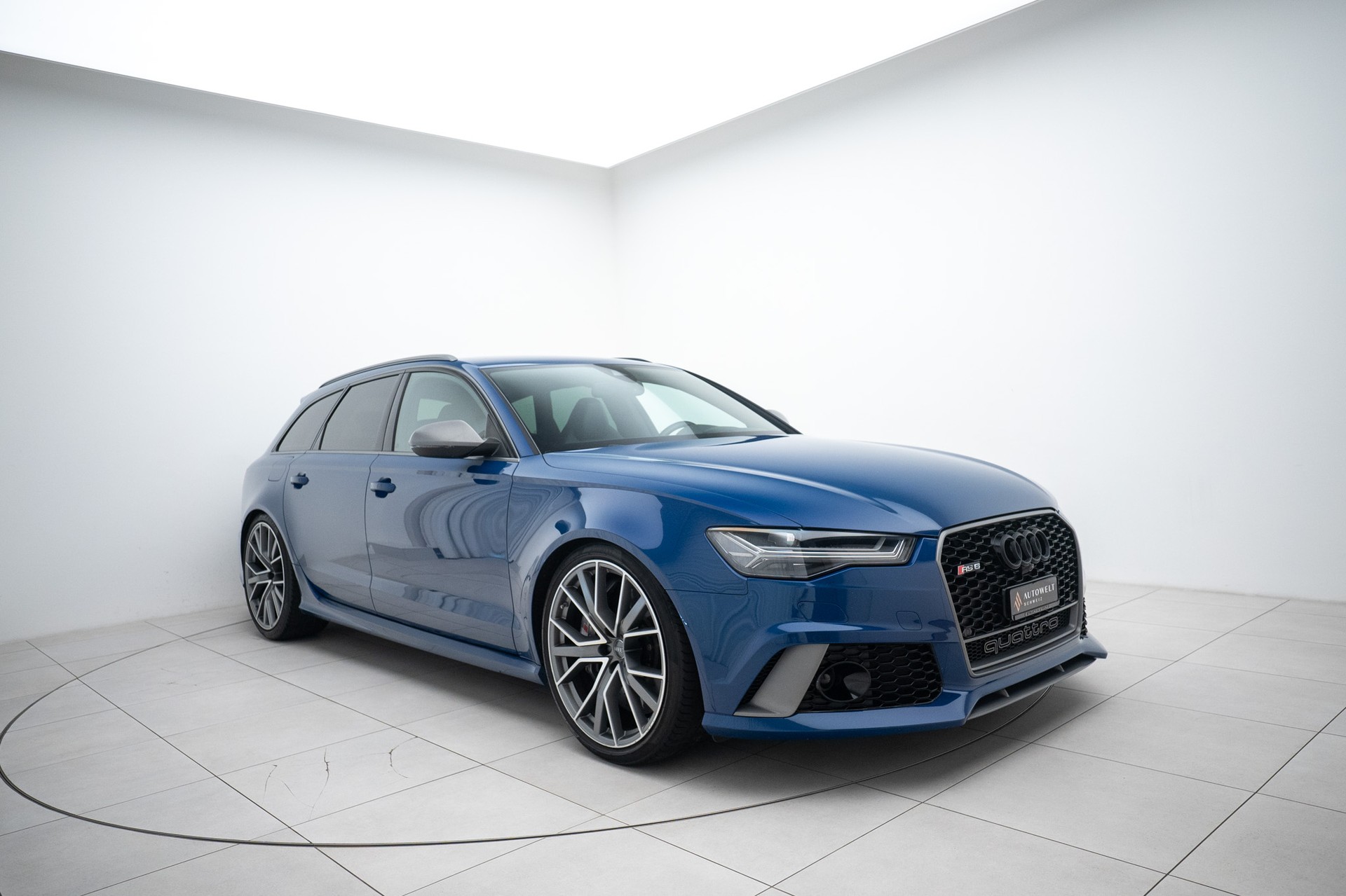 AUDI RS6 Avant 4.0 TFSI V8 performance quattro / Akrapovic-image-0