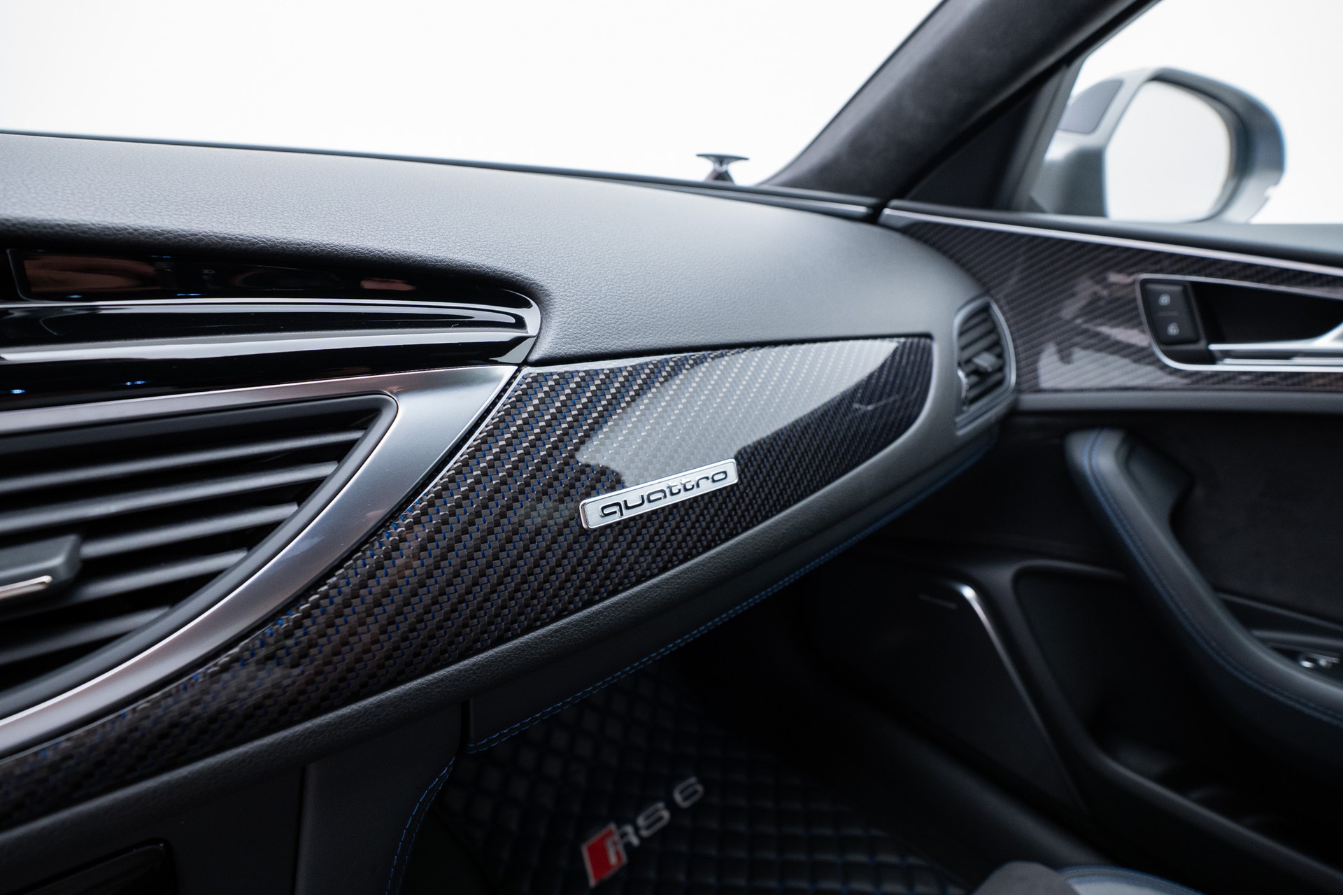 AUDI RS6 Avant 4.0 TFSI V8 performance quattro / Akrapovic-image-11