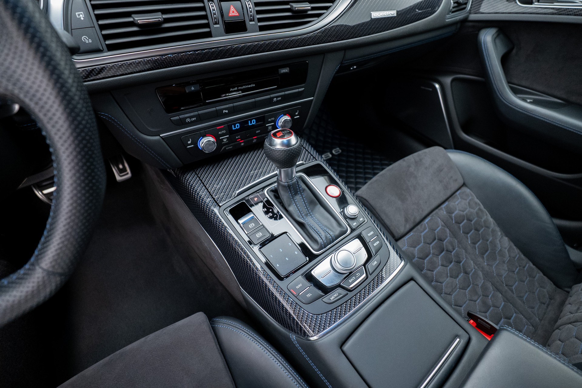 AUDI RS6 Avant 4.0 TFSI V8 performance quattro / Akrapovic-image-10