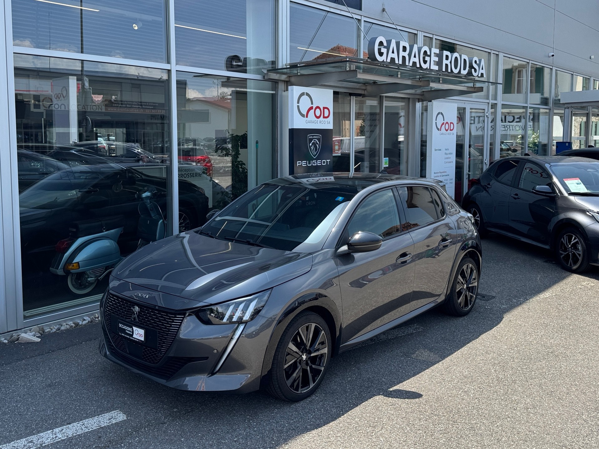 PEUGEOT 208 1.2 PureTech GT EAT8-image-0
