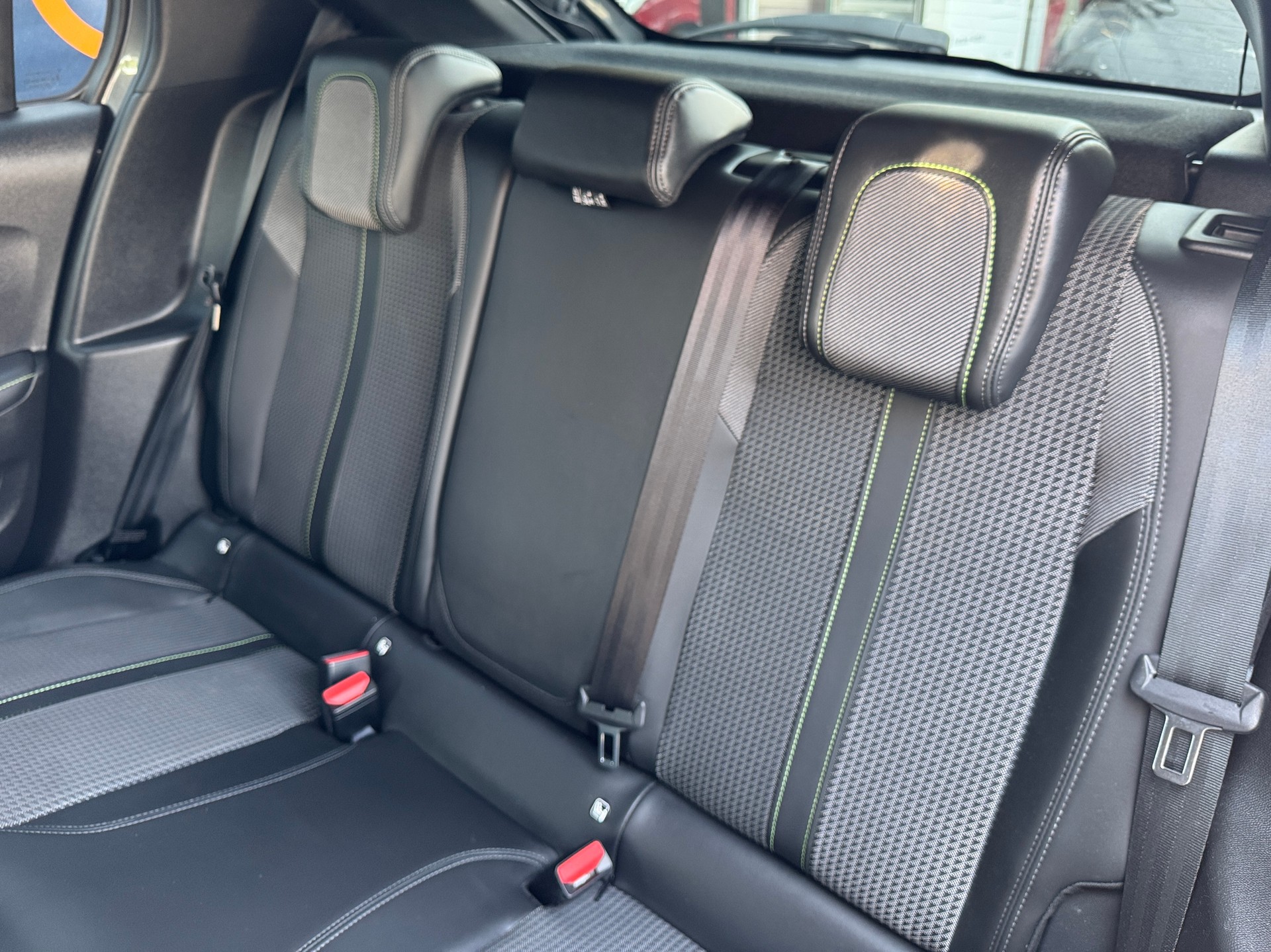 PEUGEOT 208 1.2 PureTech GT EAT8-image-9