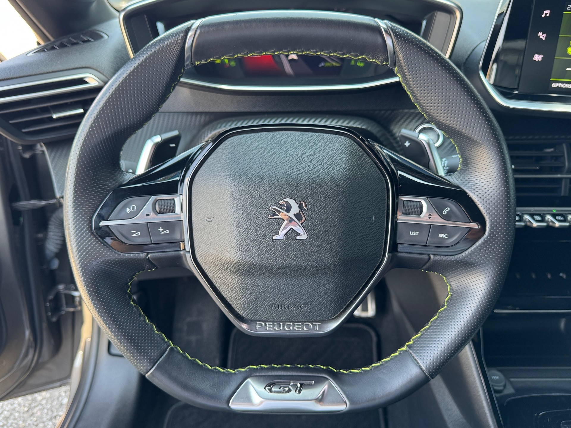 PEUGEOT 208 1.2 PureTech GT EAT8-image-12