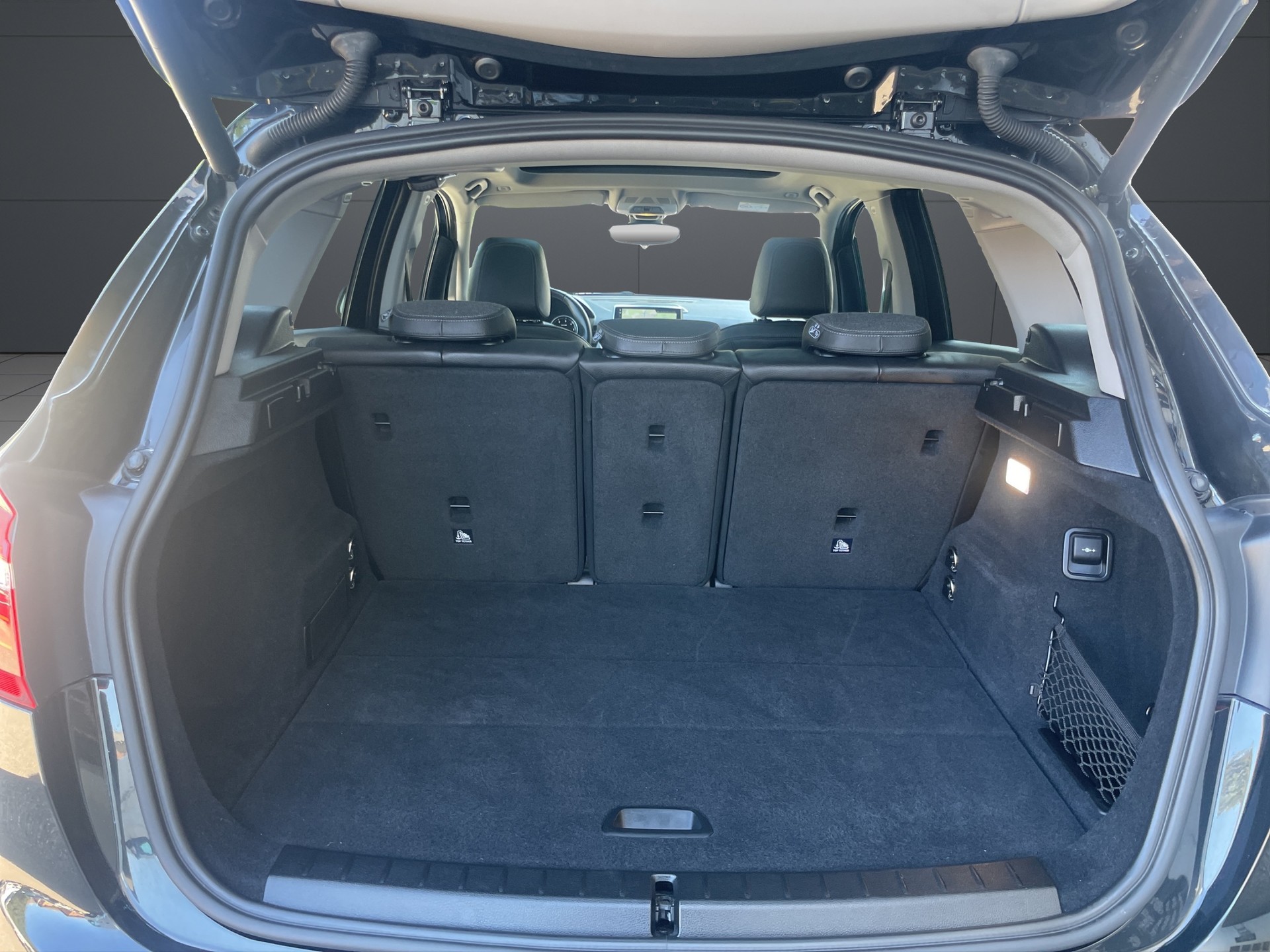 BMW 218d xDrive Active Tourer Steptronic Sport Line-image-15