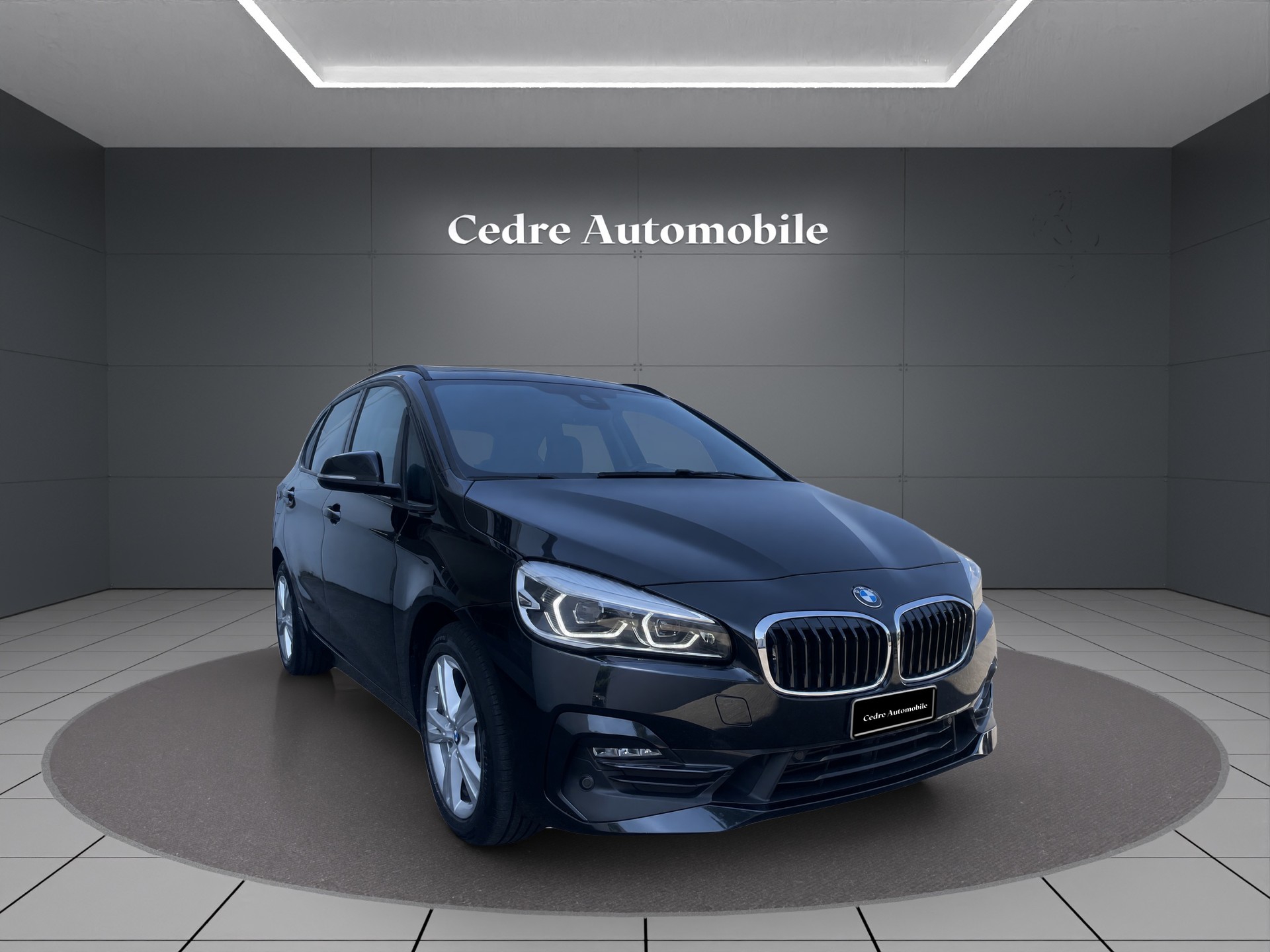 BMW 218d xDrive Active Tourer Steptronic Sport Line-image-2