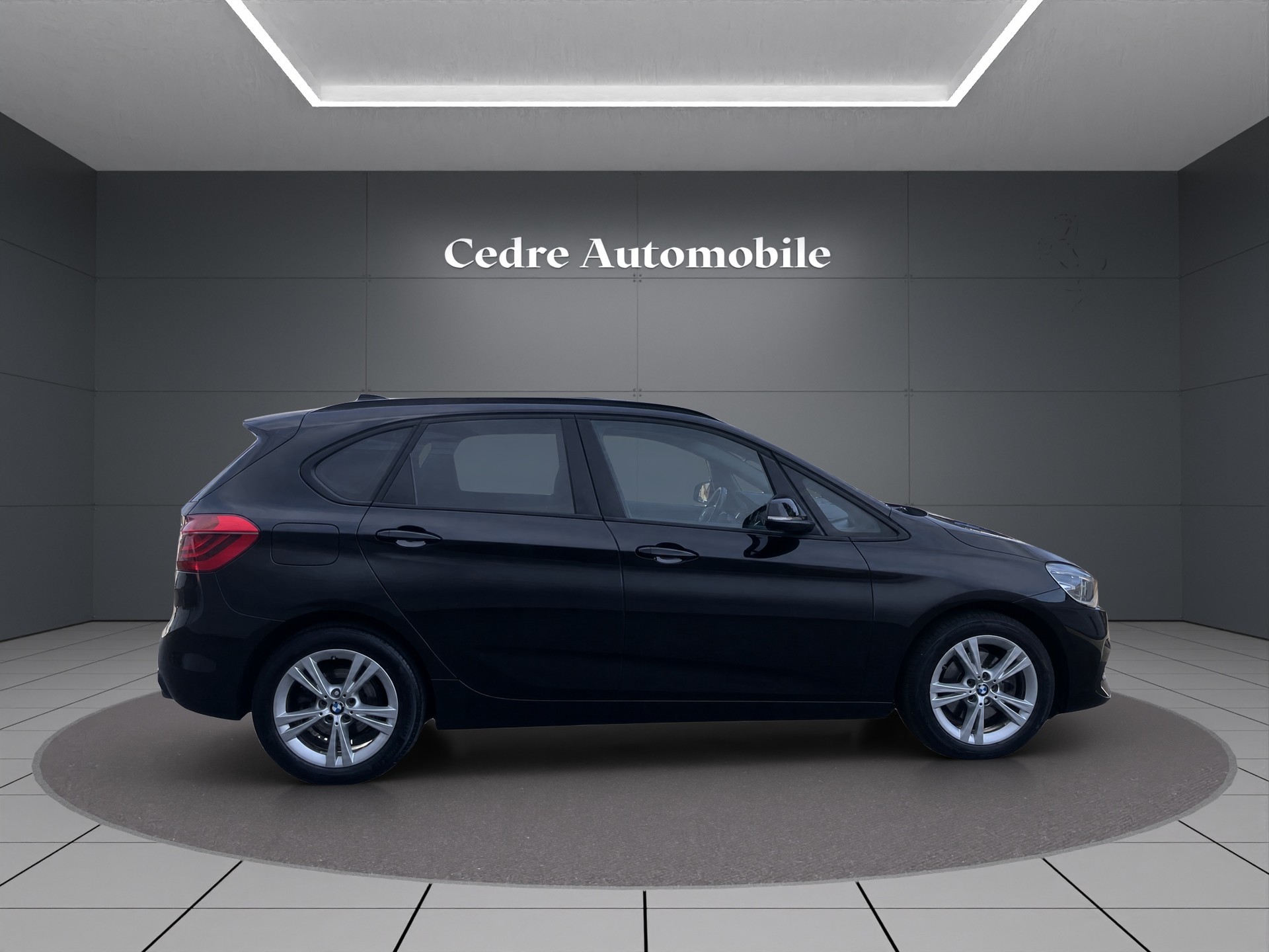 BMW 218d xDrive Active Tourer Steptronic Sport Line-image-6