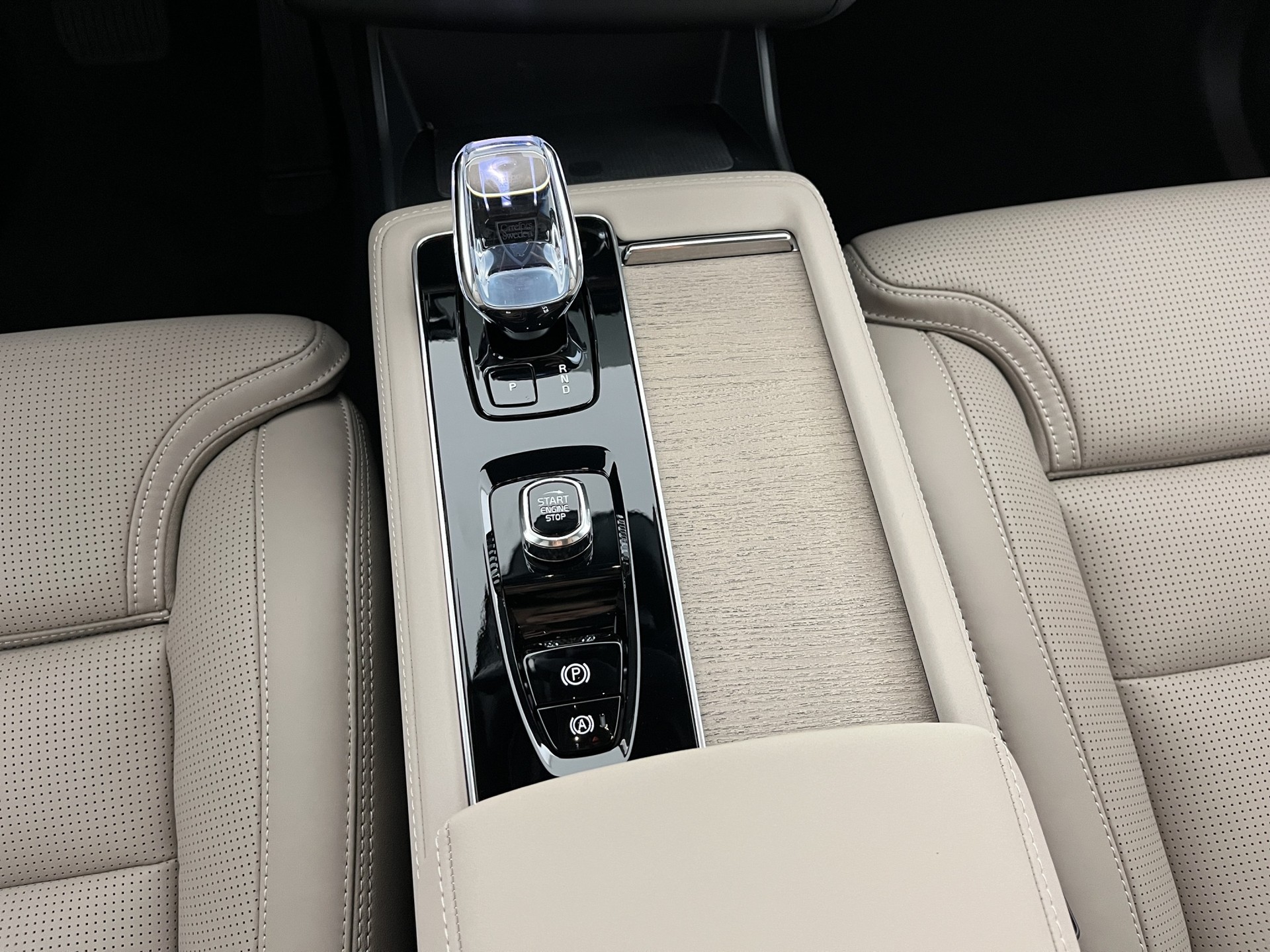 VOLVO XC90 2.0 T8 TE Ultra Bright eAWD-image-11