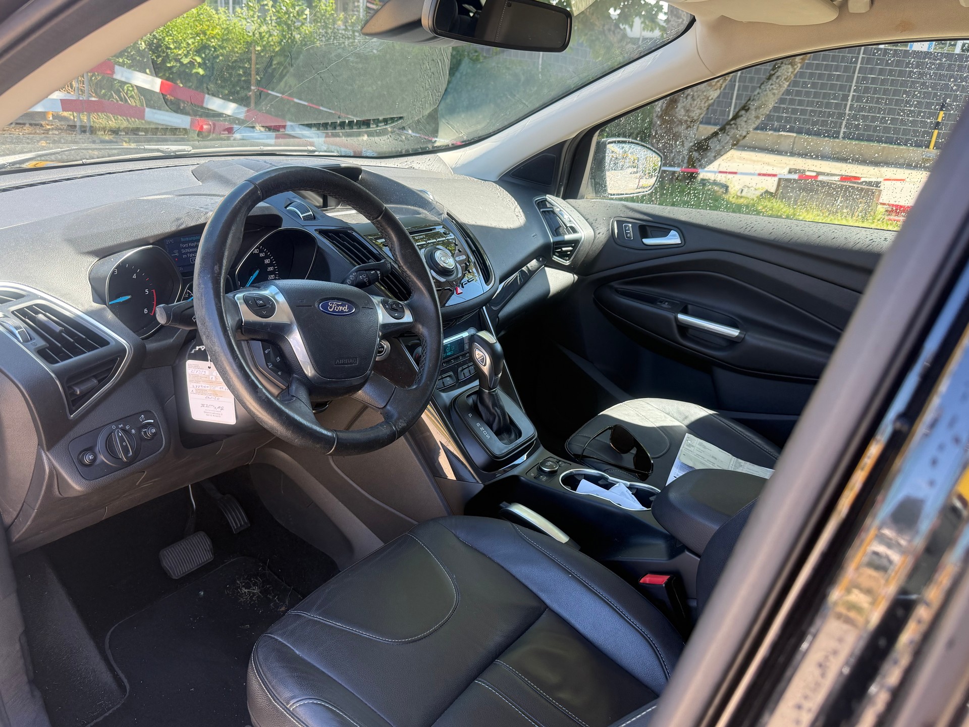 FORD Kuga 2.0 TDCi Titanium S 4WD PowerShift-image-3